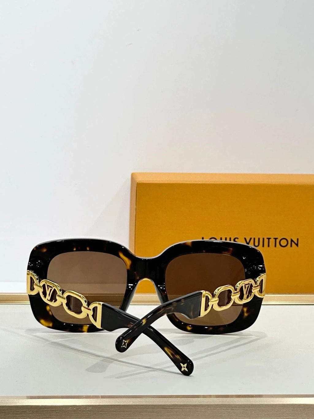 Louis Vuitton Z2861U New My LV Chain Braided Maxi Square Sunglasses  ✨