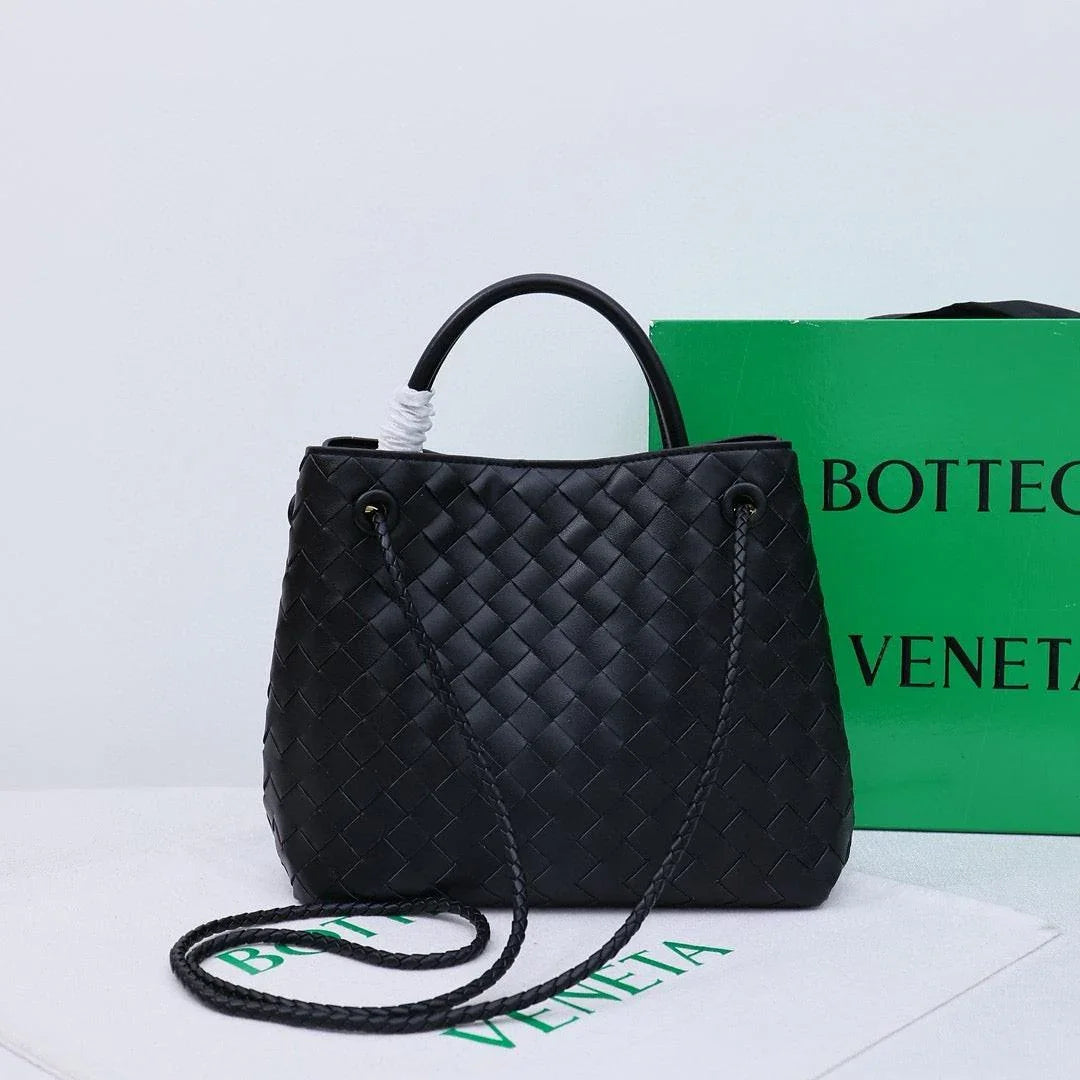 Bottega Veneta Medium Andiamo leather bag 💚
