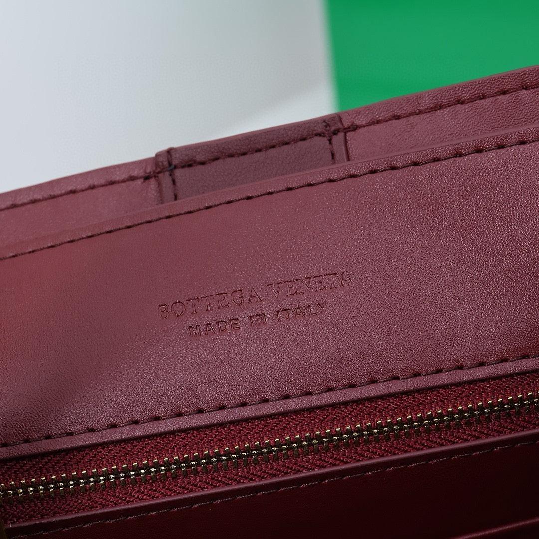 Bottega Veneta Medium Andiamo leather bag 💚
