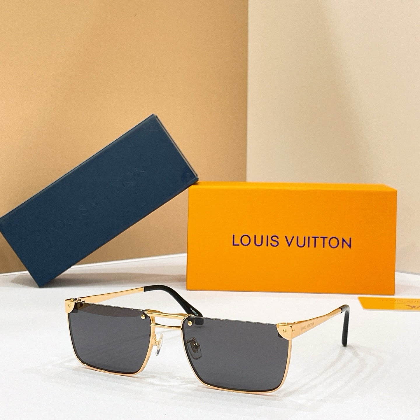 Louis Vuitton Z3206U LV Heritage Metal Low Square Sunglasses  ✨