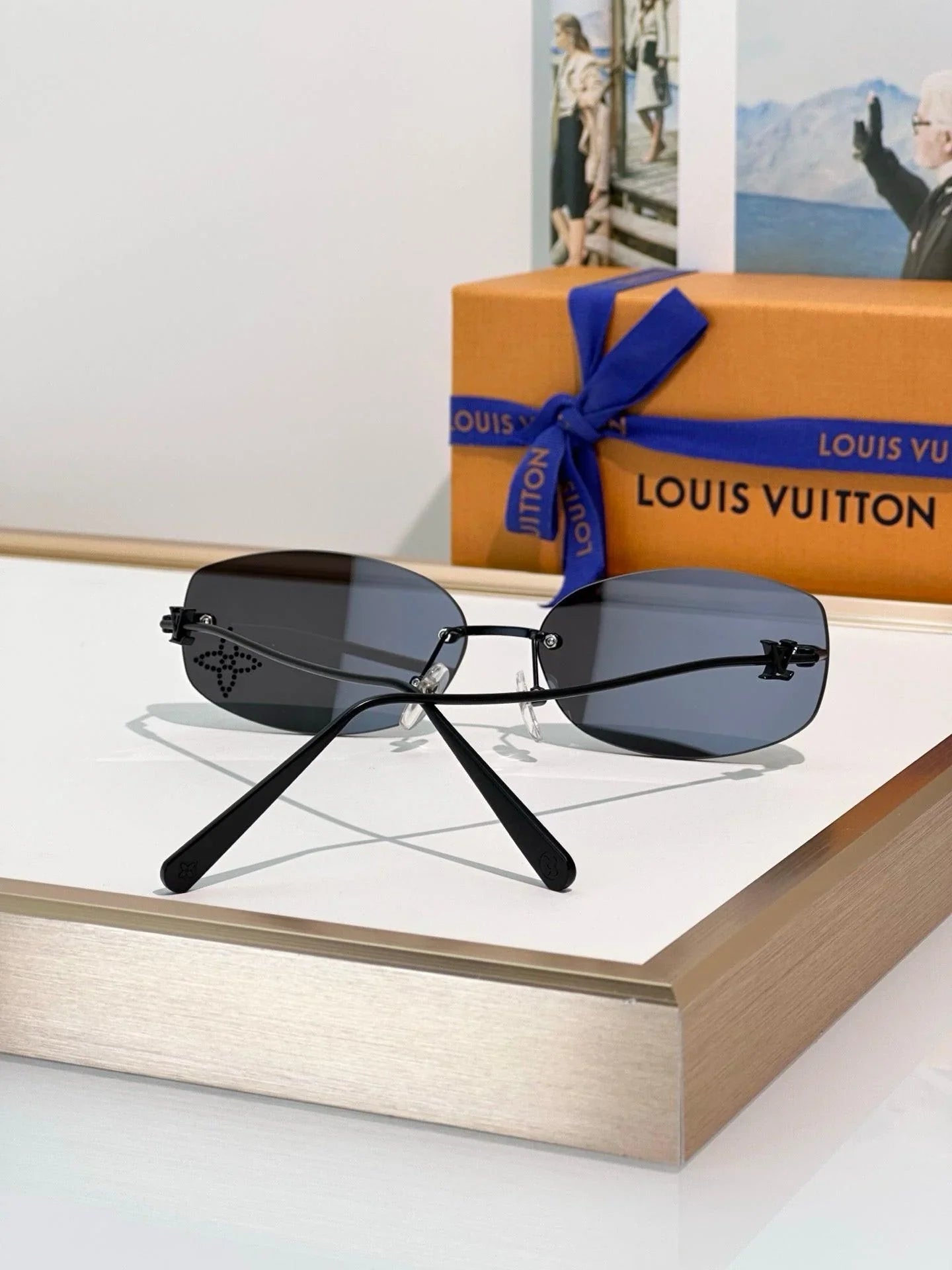 Louis VuittonZ2803U LV Glam 2.0 Oval Sunglasses✨