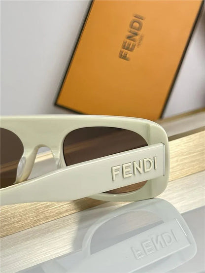 FENDI FF 40095 Logo Fendigraphy Sunglasses✨