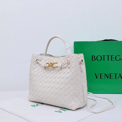 Bottega Veneta Medium Andiamo leather bag 💚
