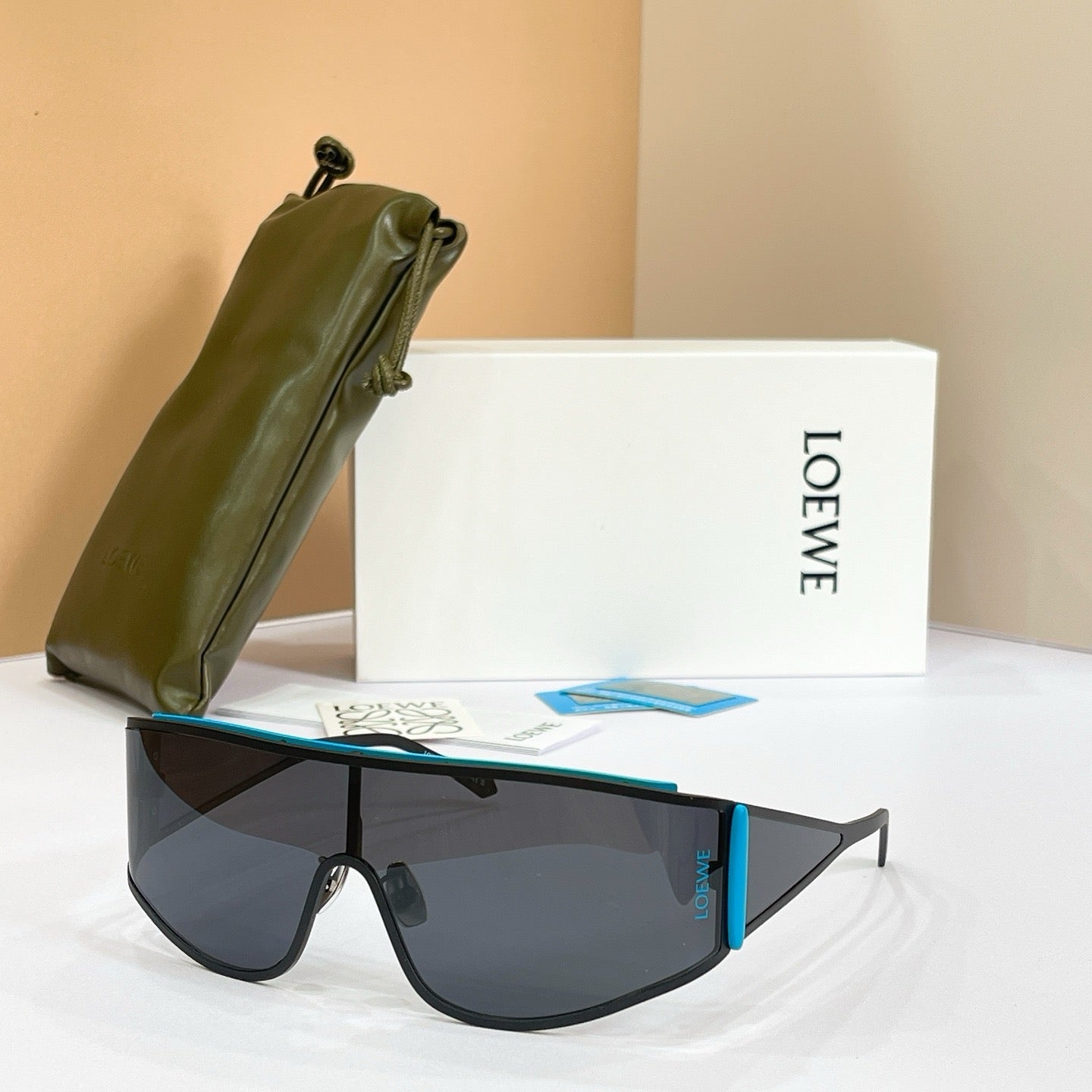 LOEWE  Signature LW40202U 02A - As Seen On Kim Kardashian  ✨