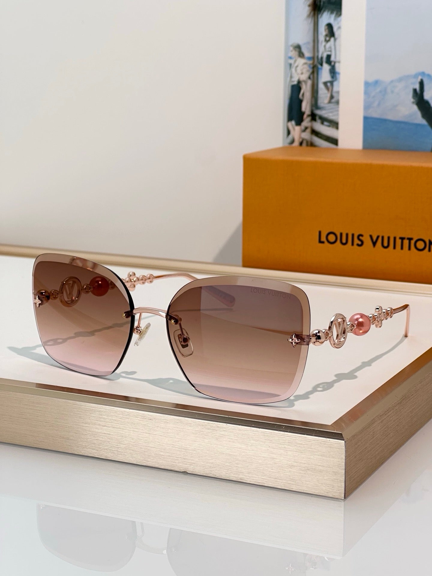 Louis Vuitton Z3167U LV Jewel Pearl Square Sunglasses  ✨