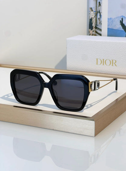 Dior  30Montaigne S6U CD 40083U Rectangular Sunglasses✨