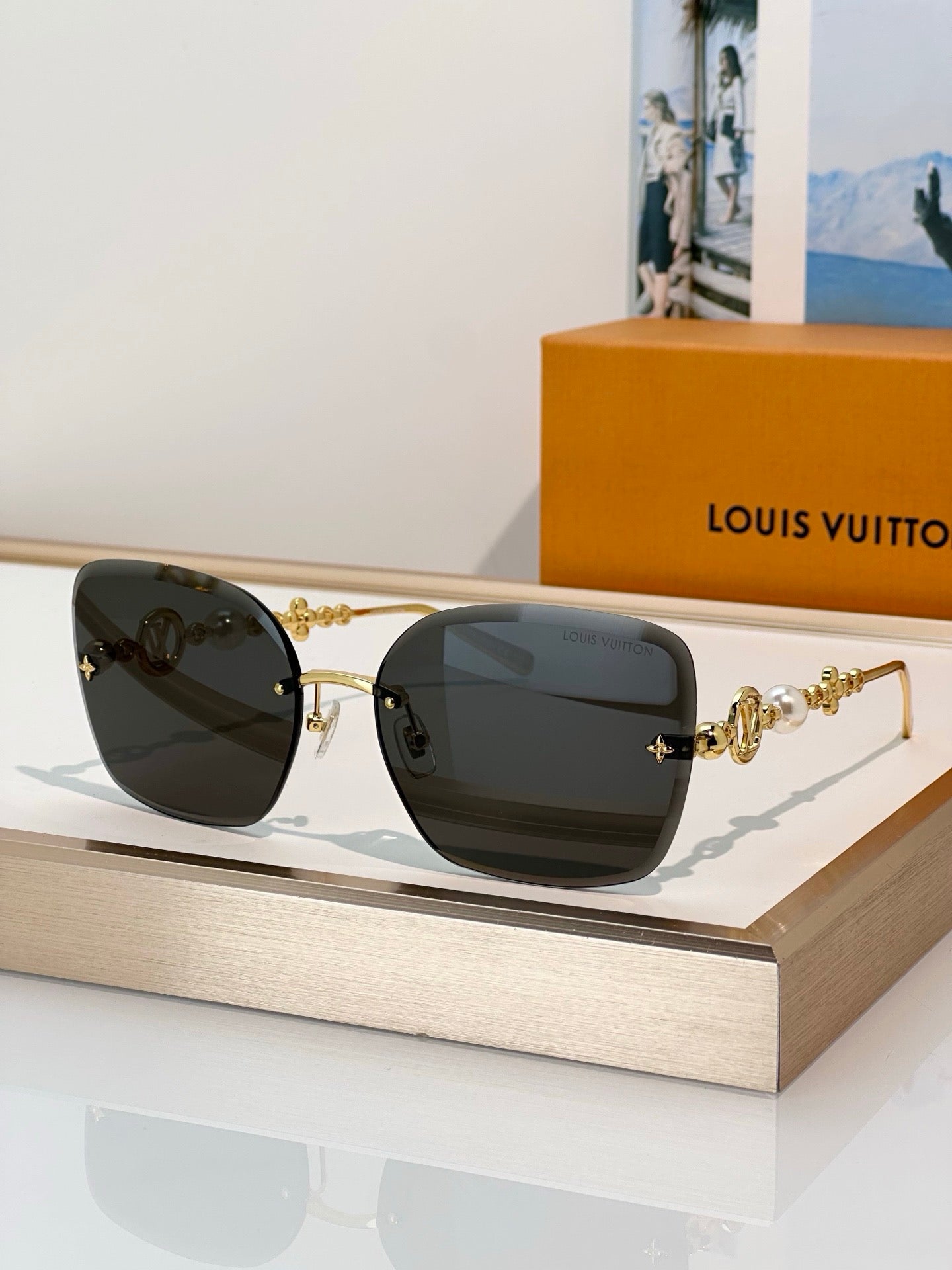 Louis Vuitton Z3167U LV Jewel Pearl Square Sunglasses  ✨