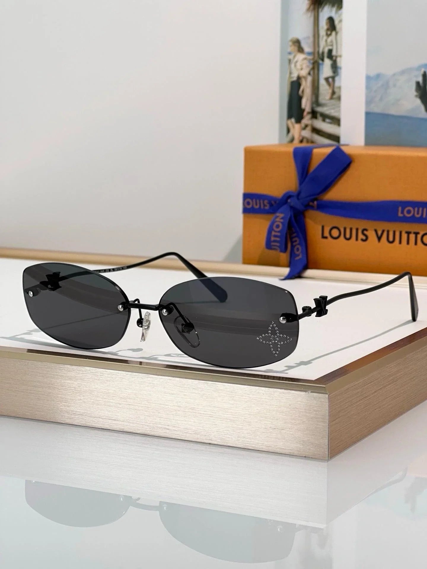 Louis VuittonZ2803U LV Glam 2.0 Oval Sunglasses✨