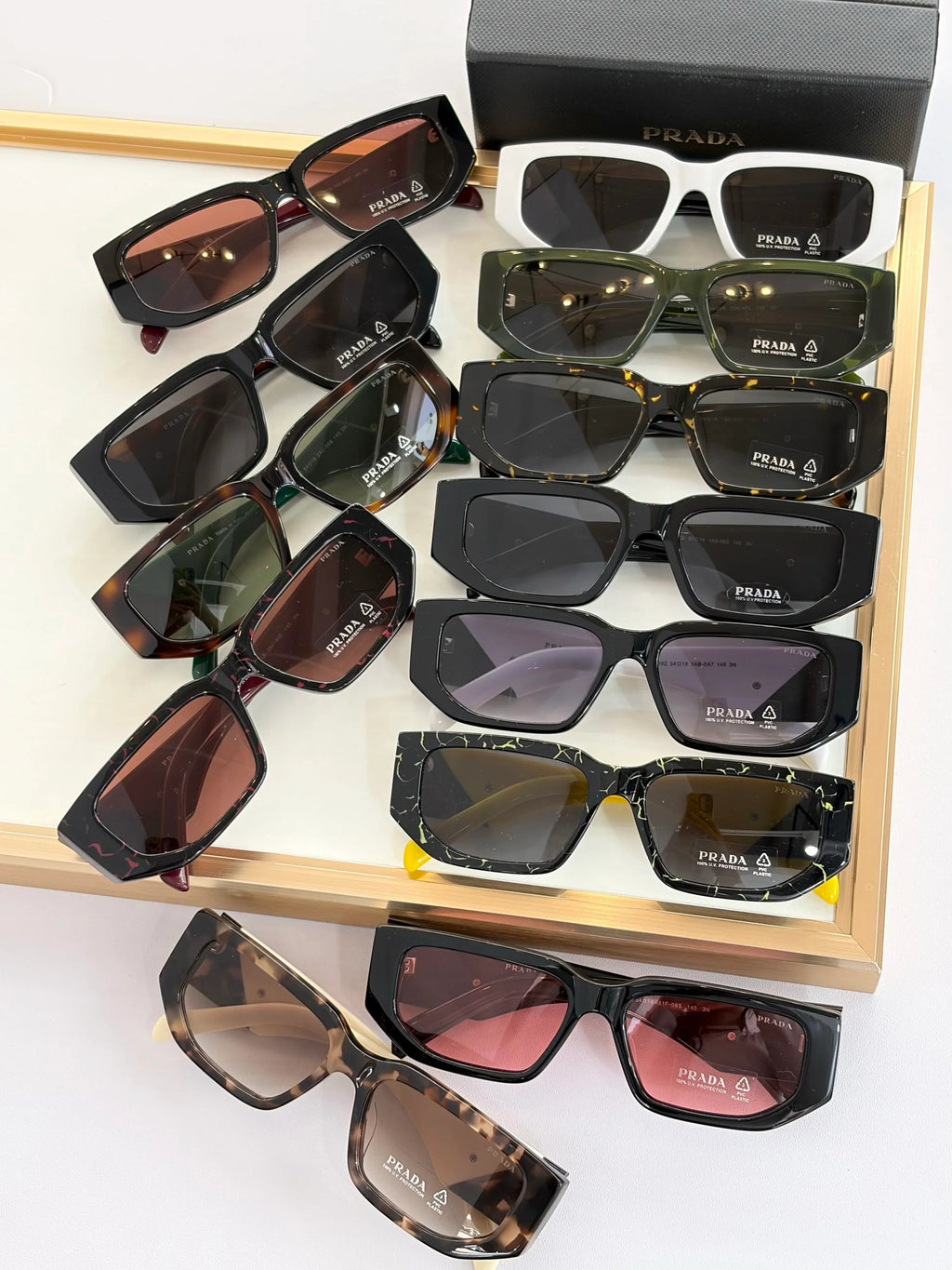 PRADA SPR09Z Sunglasses with triangle logo 🟥