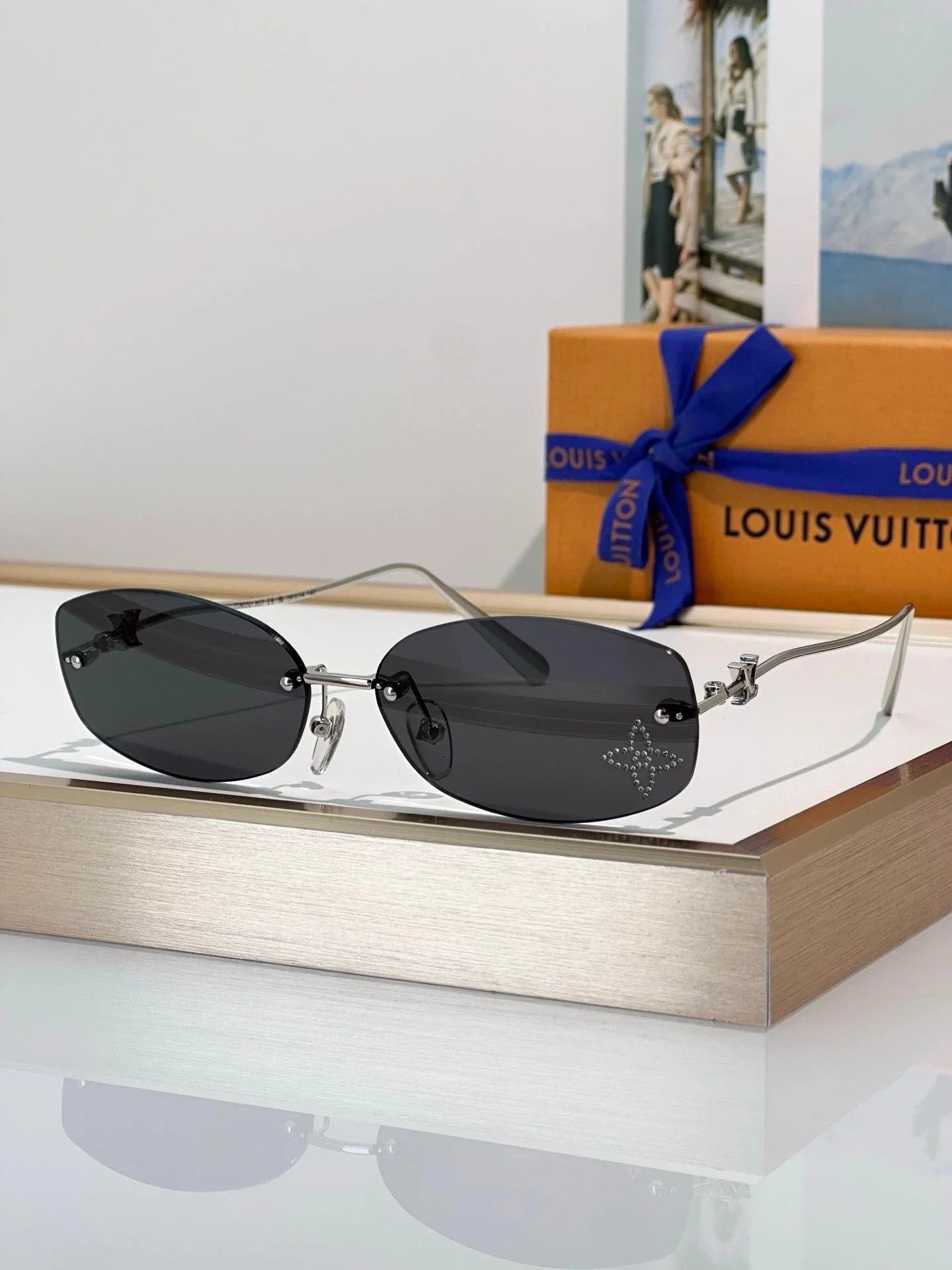 Louis VuittonZ2803U LV Glam 2.0 Oval Sunglasses✨