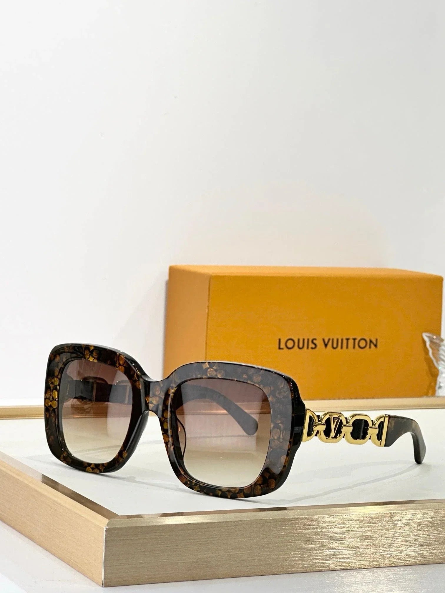 Louis Vuitton Z2861U New My LV Chain Braided Maxi Square Sunglasses  ✨