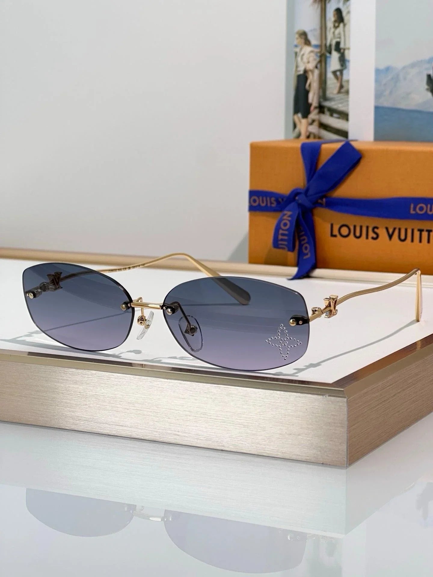 Louis VuittonZ2803U LV Glam 2.0 Oval Sunglasses✨