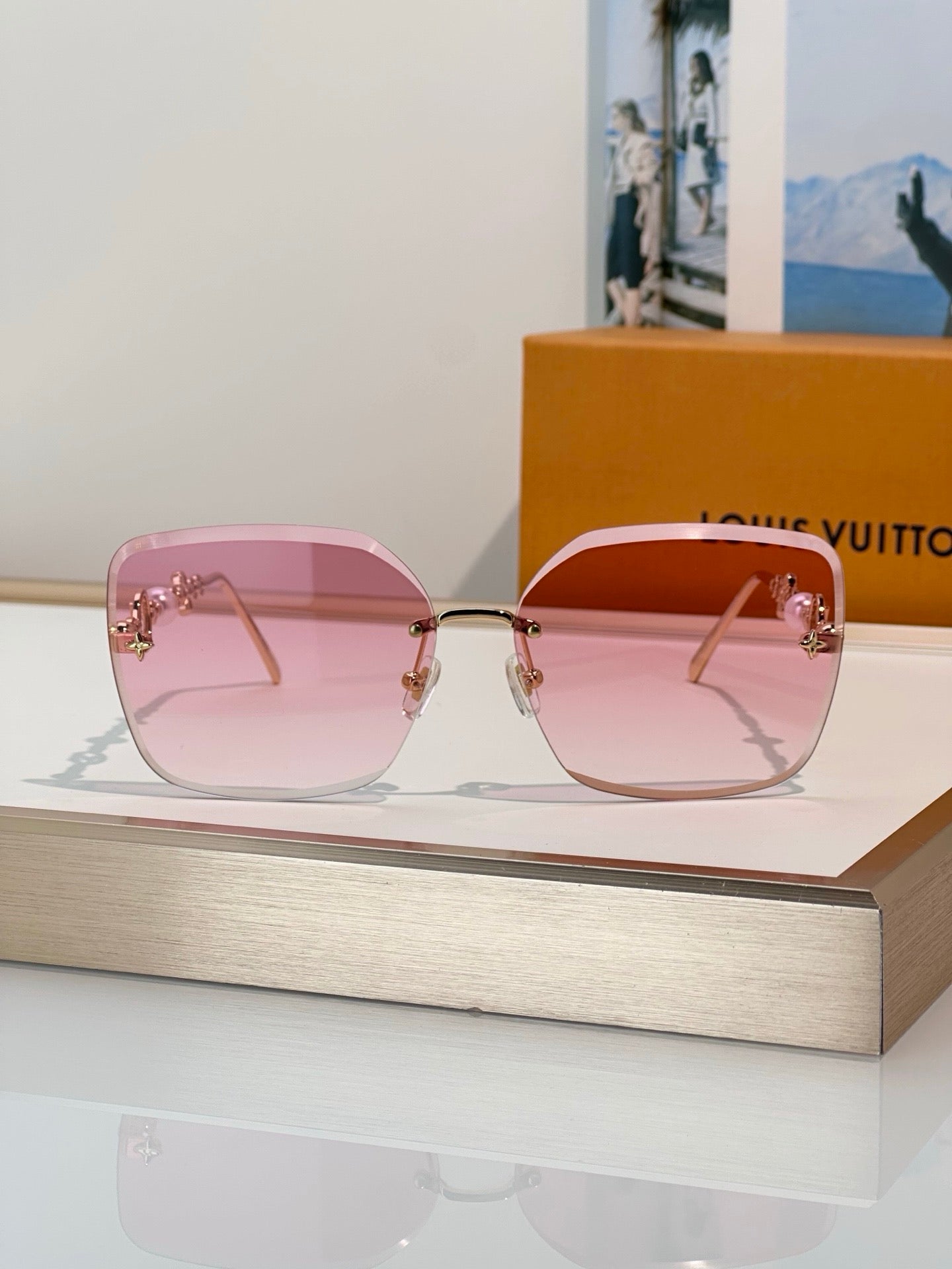 Louis Vuitton Z3407U LV Jewel Pearl Square Sunglasses ✨