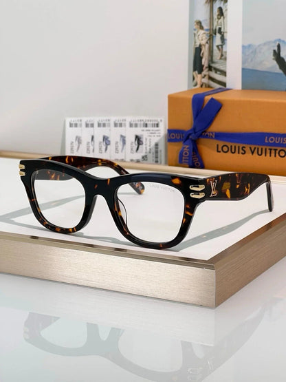 Louis Vuitton Z2927U LV Midnight Cat Eye Sunglasses   ✨