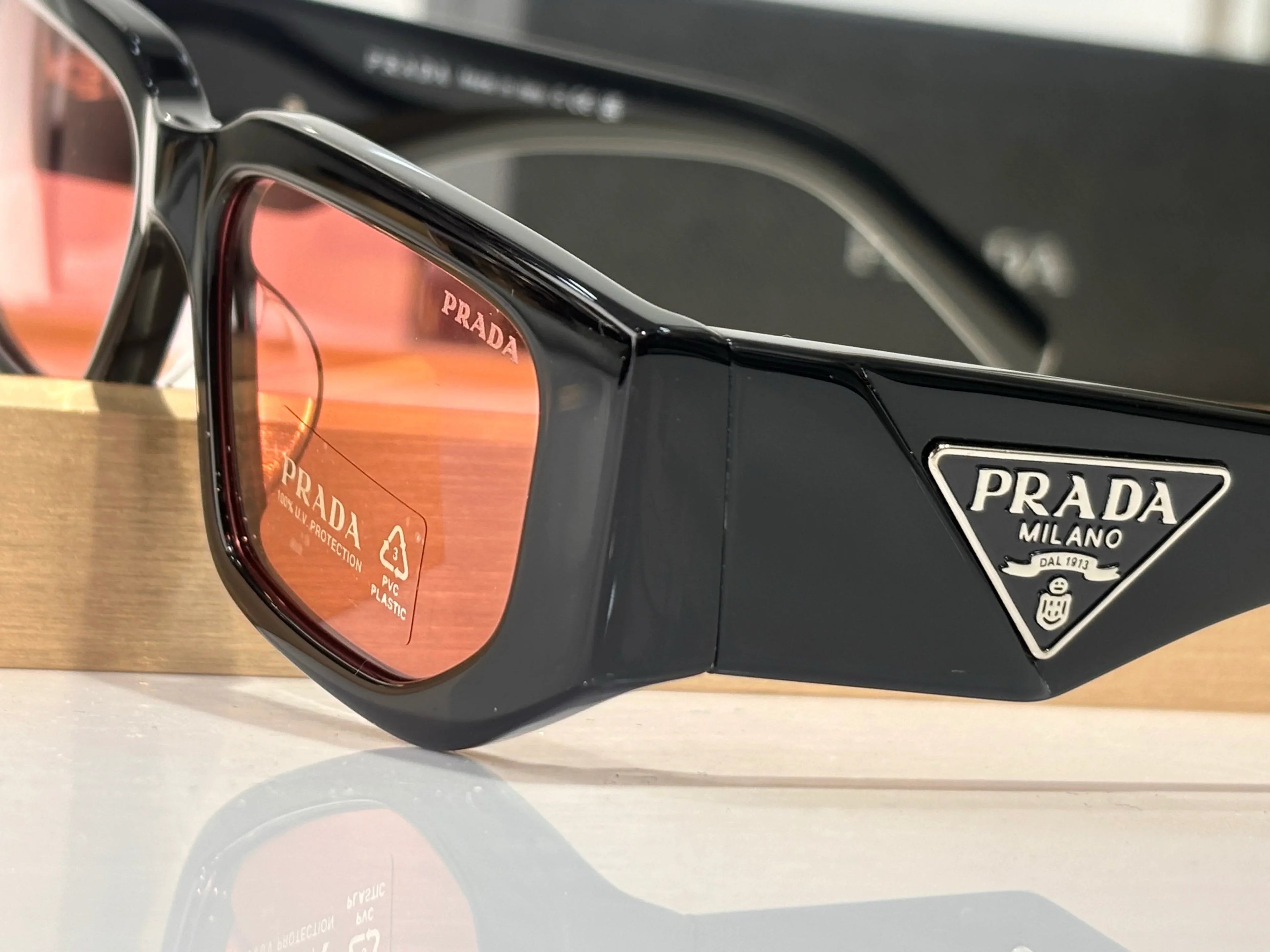 PRADA SPR09Z Sunglasses with triangle logo 🟥
