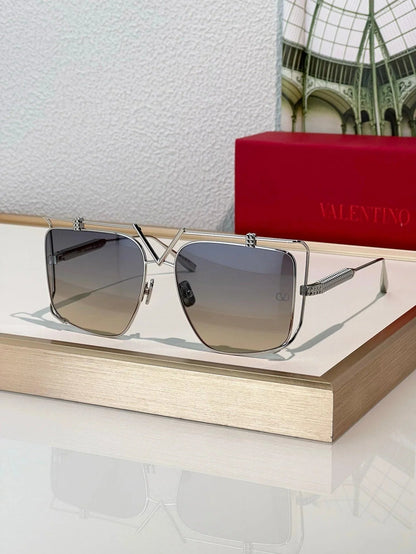 Valentino V-LIGHT VLS116 - AS SEEN ON JENNIFER LOPEZ Sunglasses✨