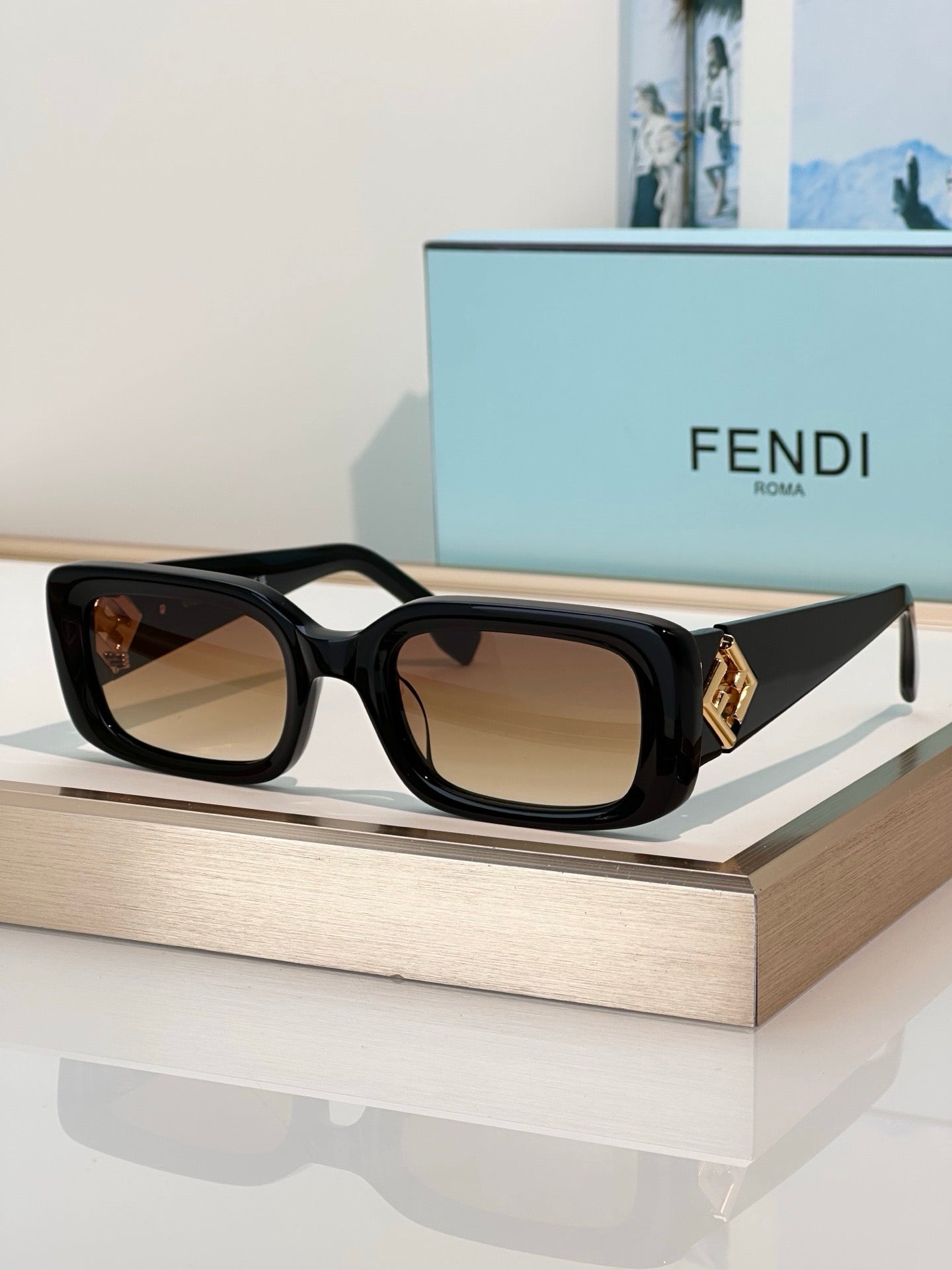 FENDI FF Diamonds FE 40222I  Sunglasses ✨