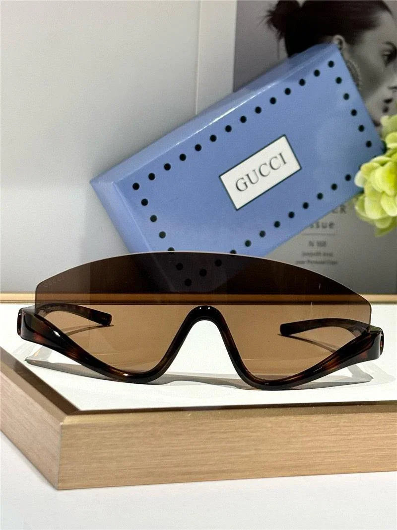 GUCCI GG1650  Gucci Eyewear Interlocking G shield-frame Sunglasses ✨
