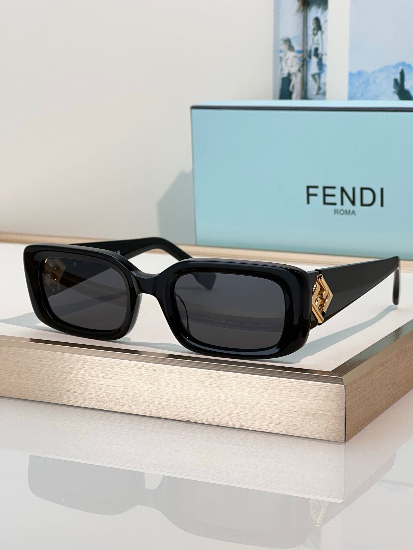 FENDI FF Diamonds FE 40222I  Sunglasses ✨