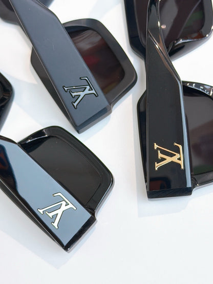Louis Vuitton Z1579W LV Clash Square Sunglasses ✨