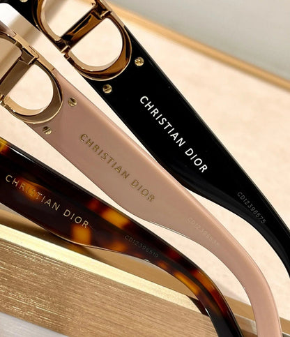 DIOR Sunglasses Dior 30Montaigne S8U Sunglasses✨