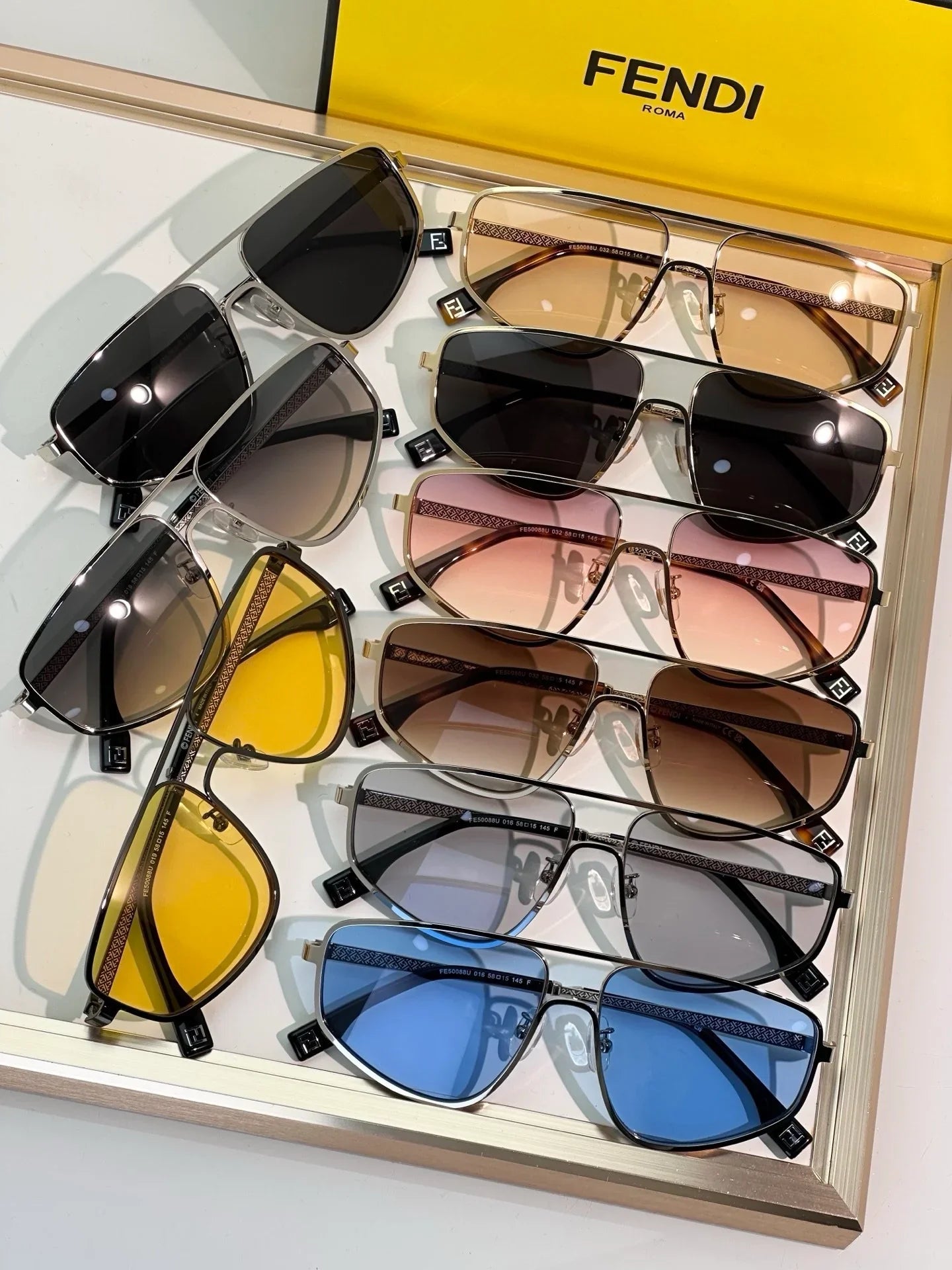 FENDI Travel FE50088U Sunglasses&amp;Eyewear ✨