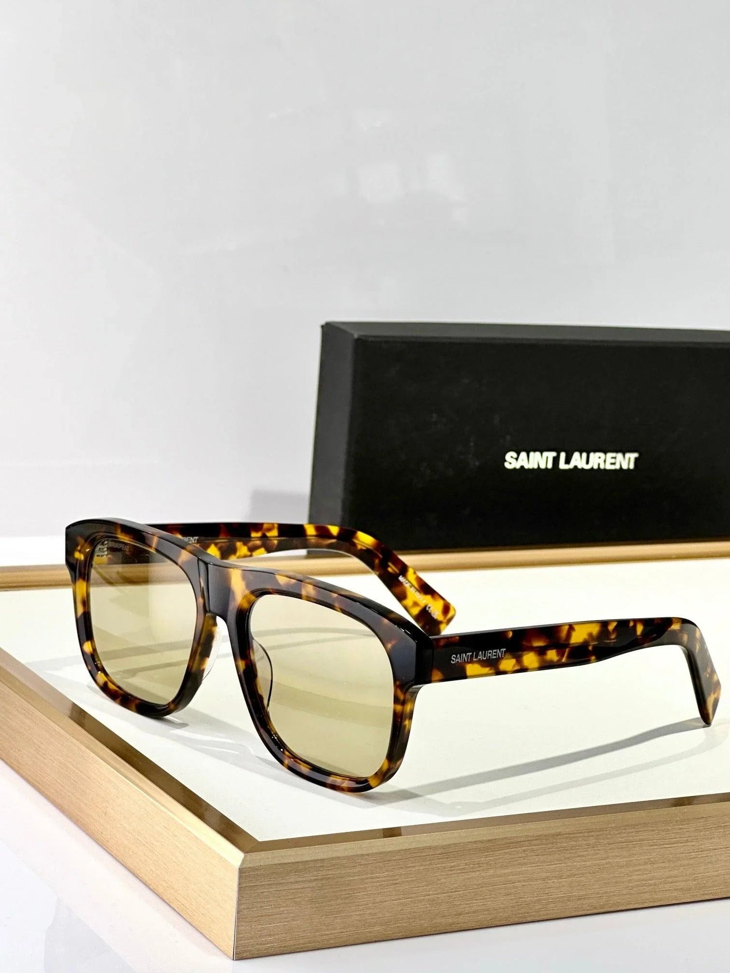 YSL Saint Laurent Unisex  SL 558 Sunglasses ✨