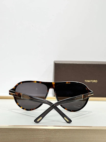TOM FORD TF1080 PHOTOCHROMATIC QUINCY Sunglasses ✨