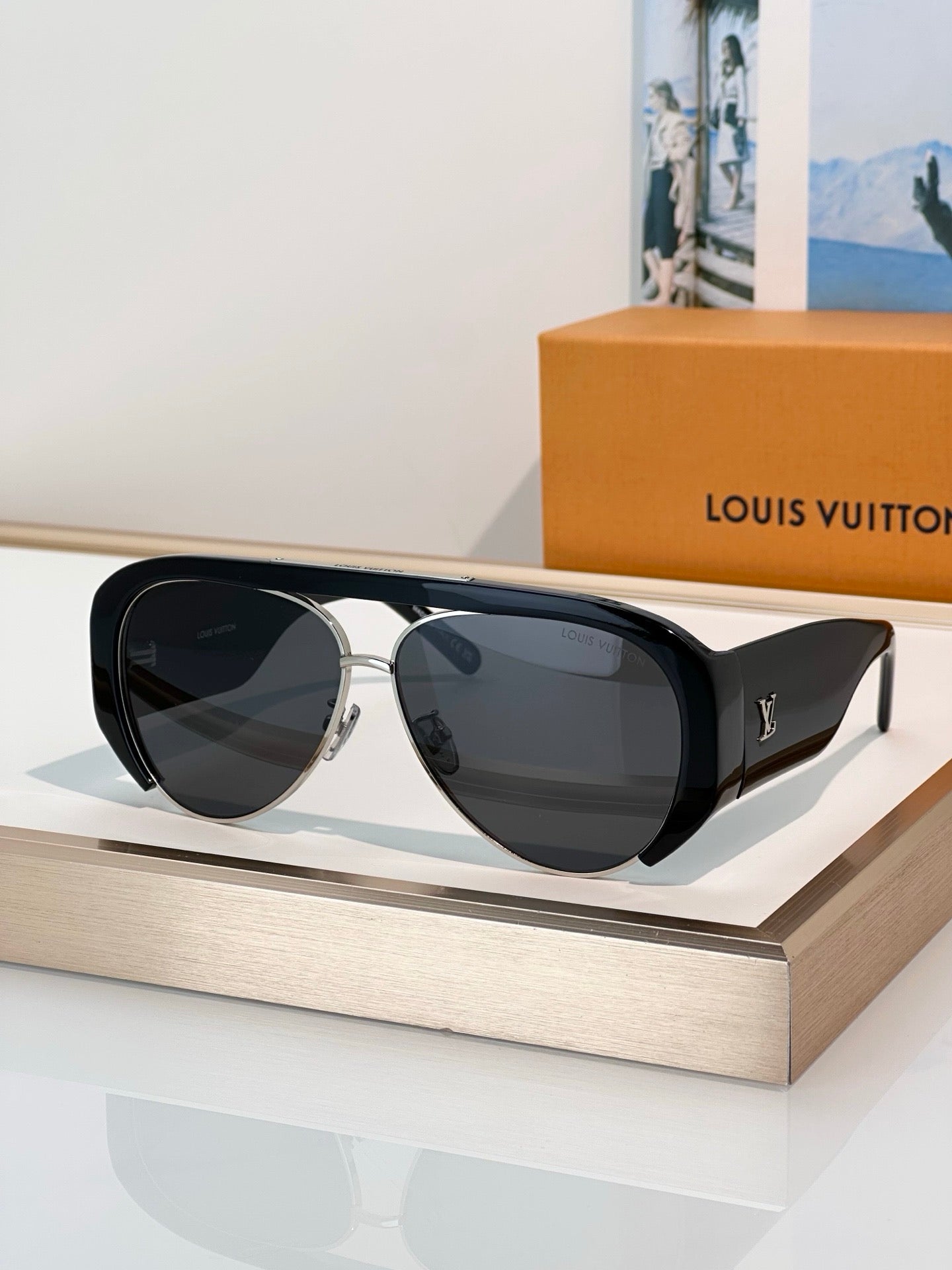 Louis Vuitton Z3399U LVision Pilot Sunglasses ✨