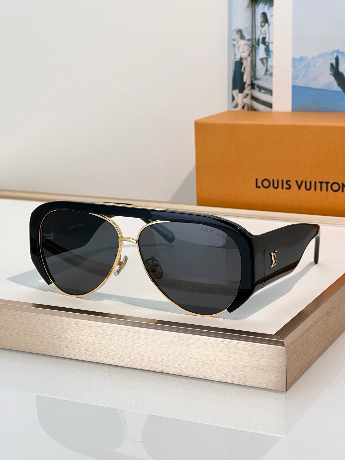 Louis Vuitton Z3399U LVision Pilot Sunglasses ✨