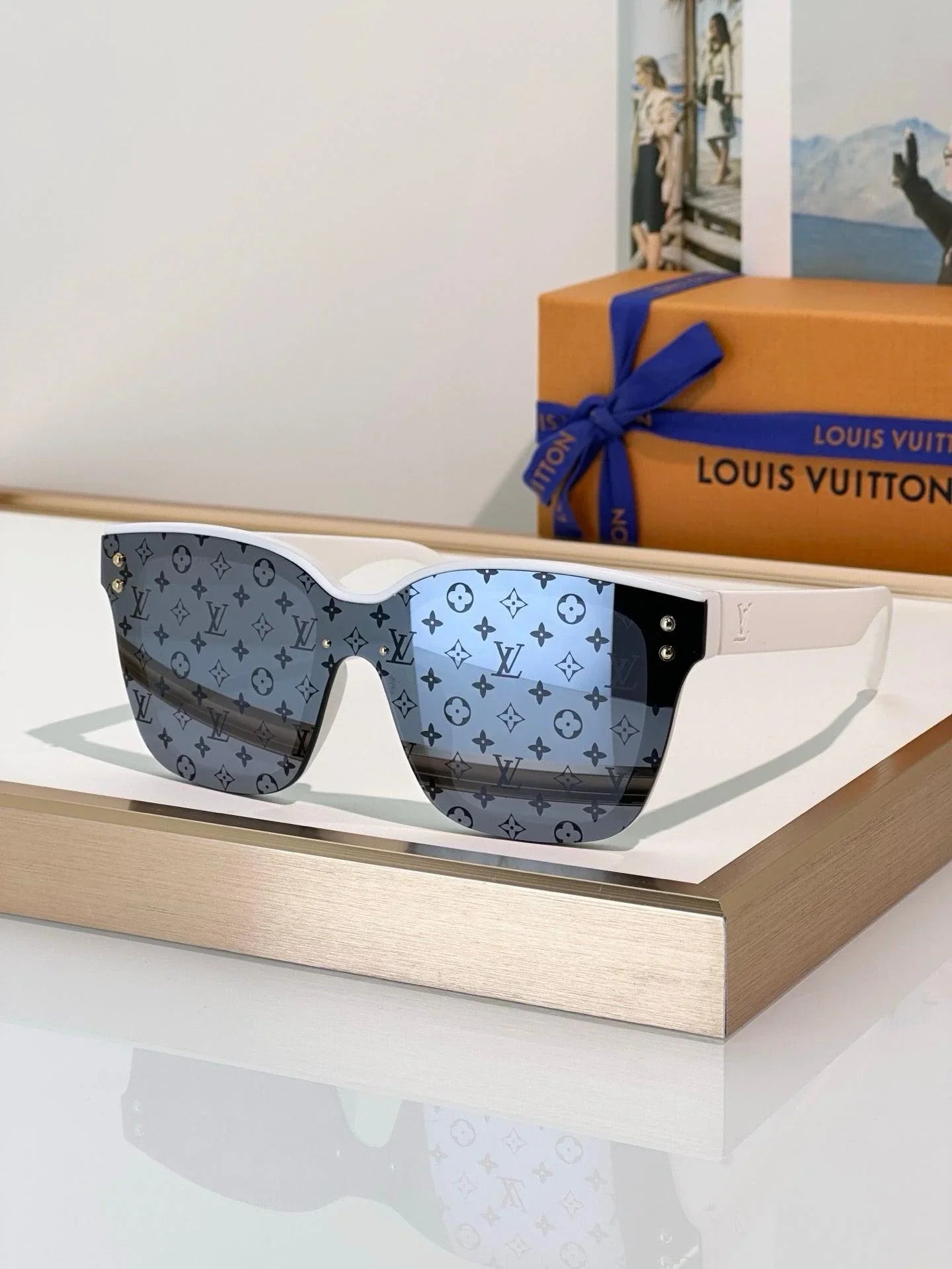 Louis Vuitton Z2455U LV Flash Square Mask Sunglasses ✨