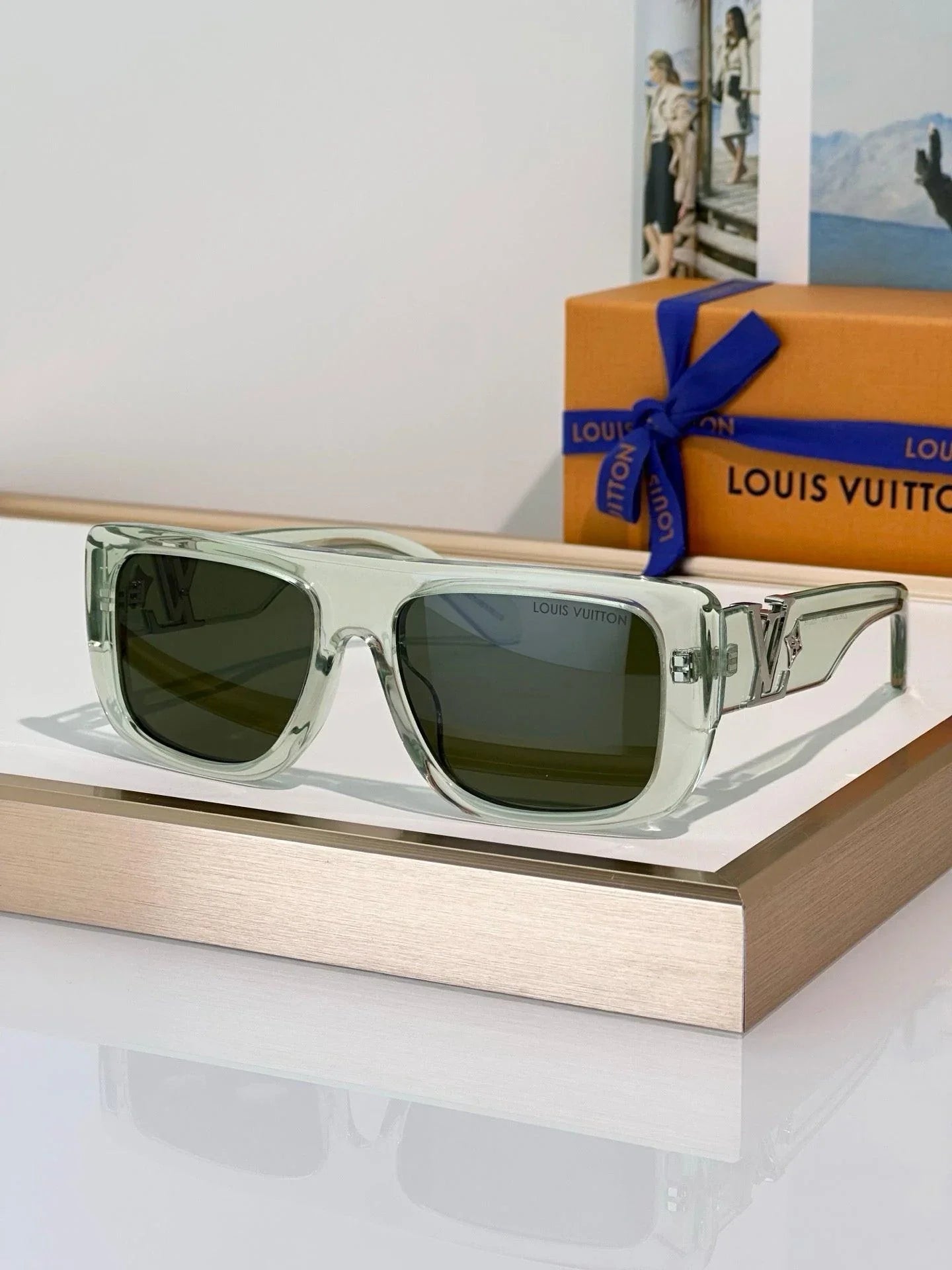 Louis Vuitton Z2872U LV Flower Square Sunglasses✨