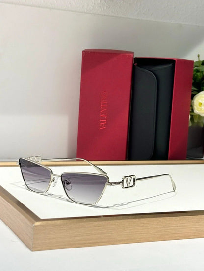 Valentino VLOGO SIGN CAT-EYE TITANIUM FRAME VLS135B Sunglasses✨