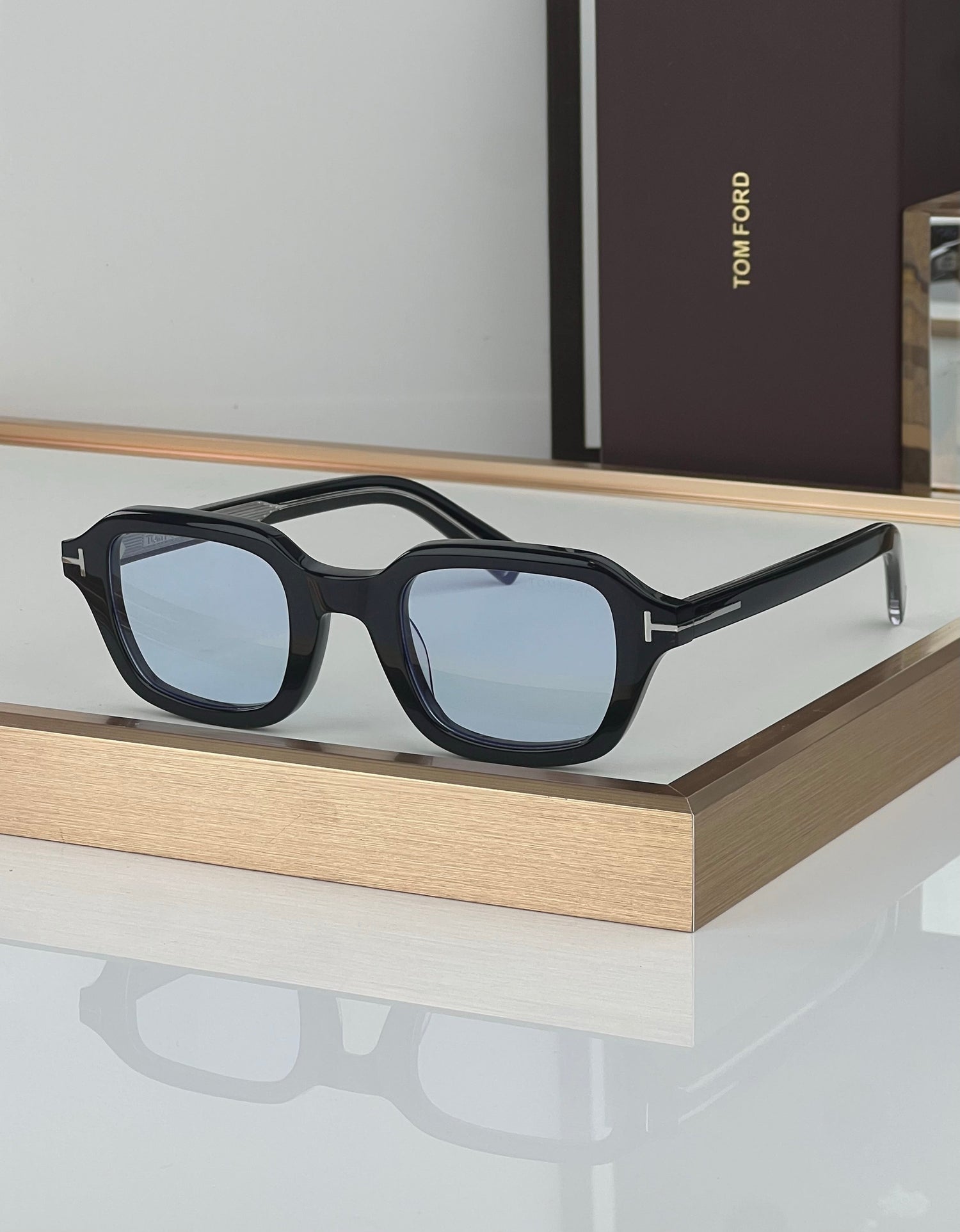 TOM FORD TI21 Tom Ford Icon Square Collection Sunglasses 🔱