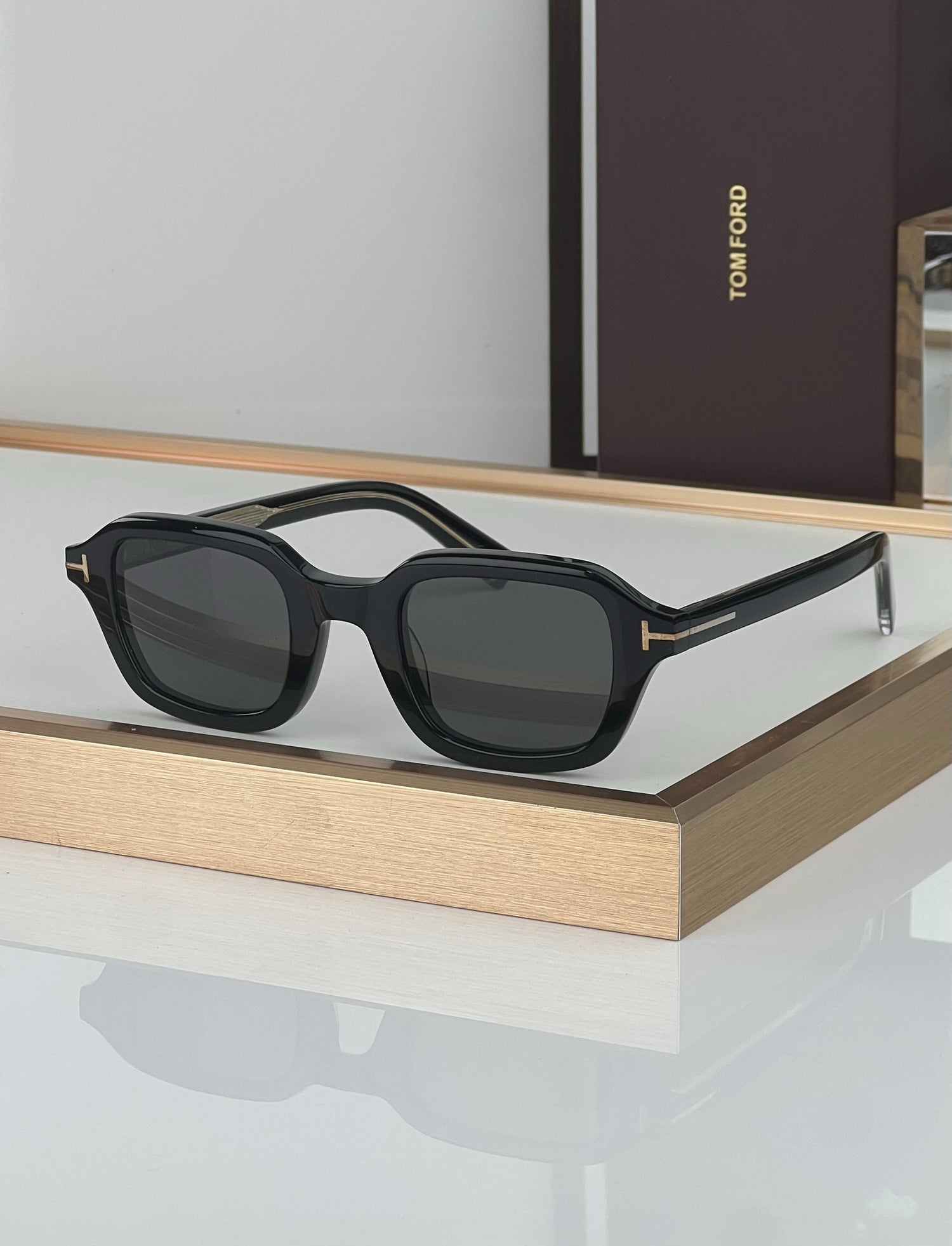 TOM FORD TI21 Tom Ford Icon Square Collection Sunglasses 🔱