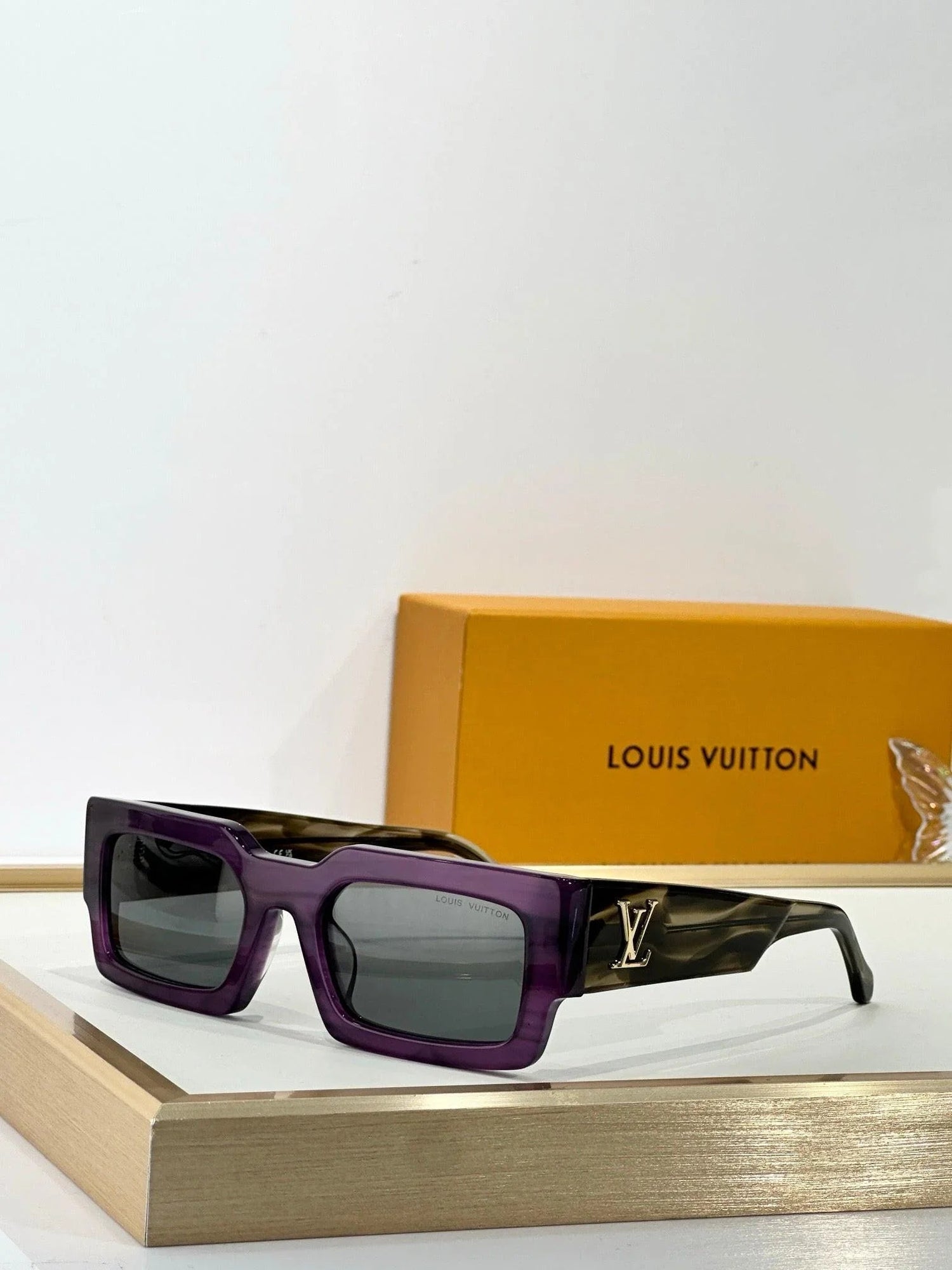 Louis Vuitton Z2703E LV Clash Low Square Sunglasses ✨