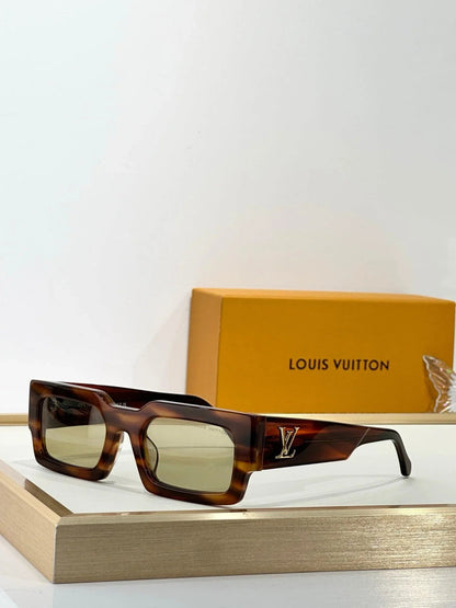 Louis Vuitton Z2703E LV Clash Low Square Sunglasses ✨