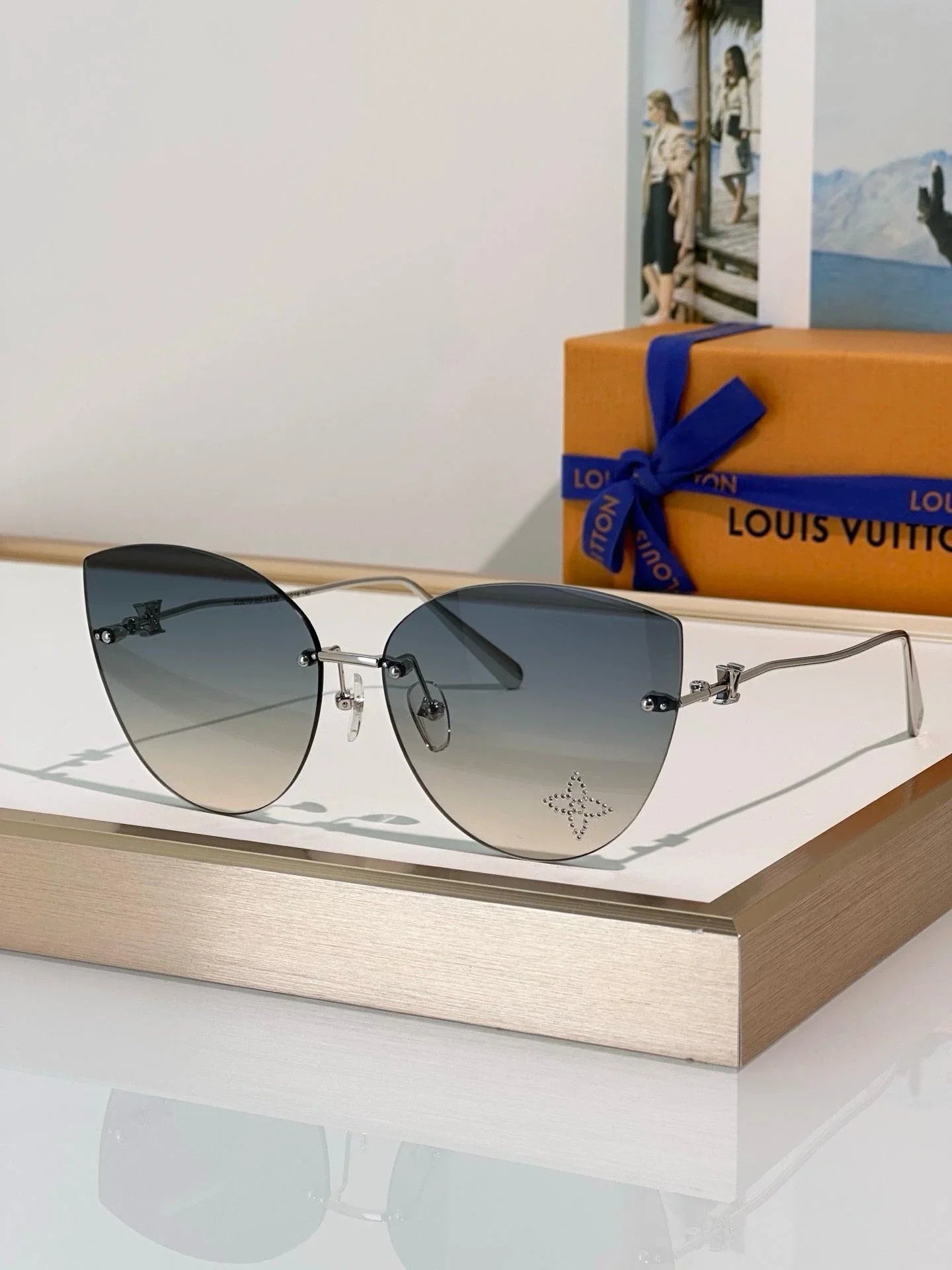 Louis Vuitton Z2827U LV Glam 2.0 Cat Eye Sunglasses ✨