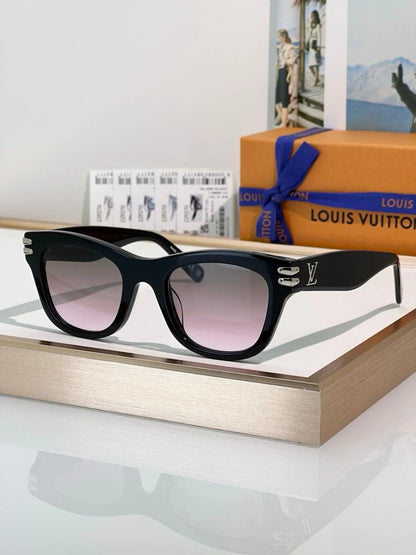 Louis Vuitton Z2927U LV Midnight Cat Eye Sunglasses   ✨