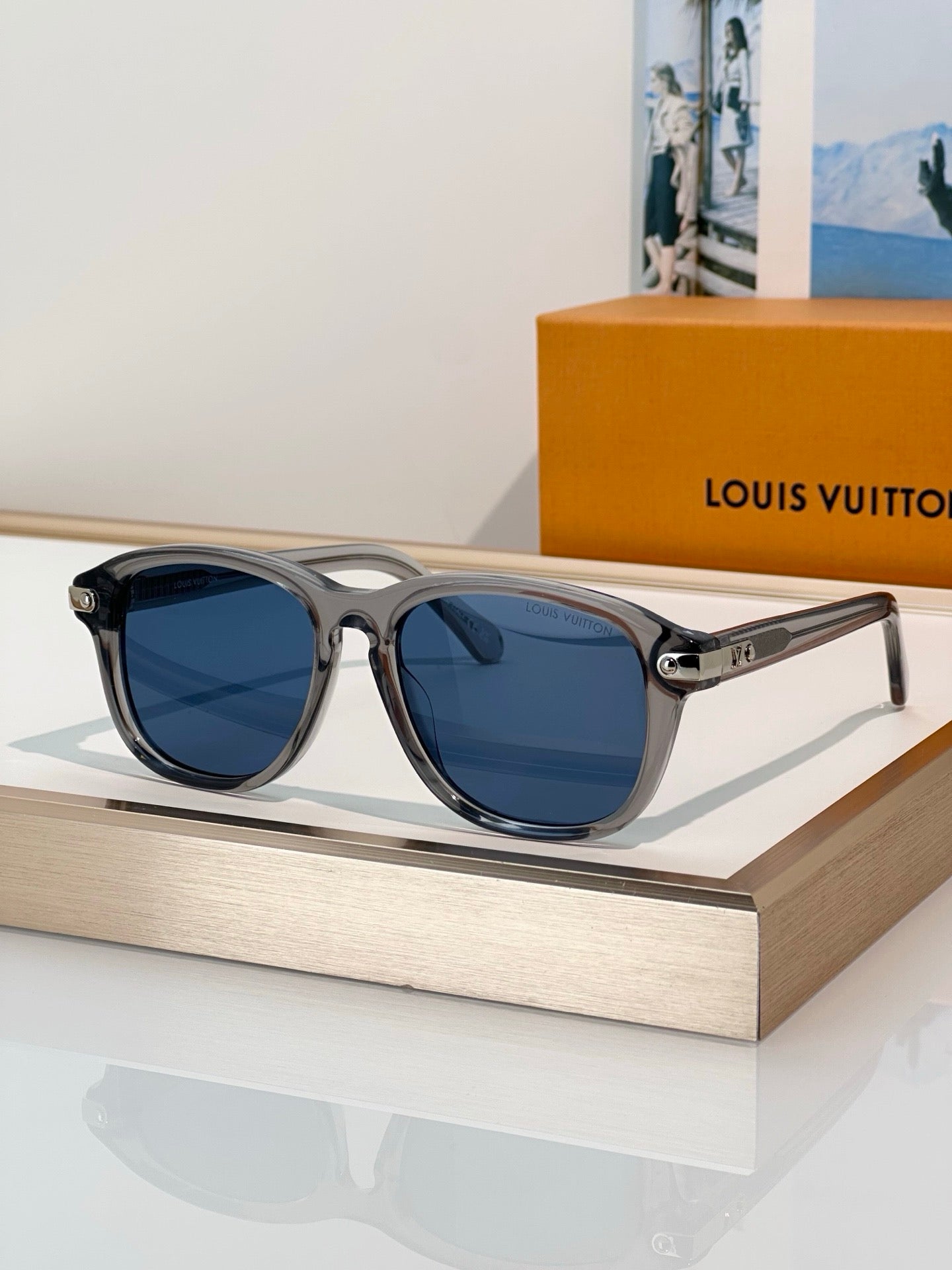 Louis Vuitton Z3075U LV Signature Aviator Sunglasses ✨