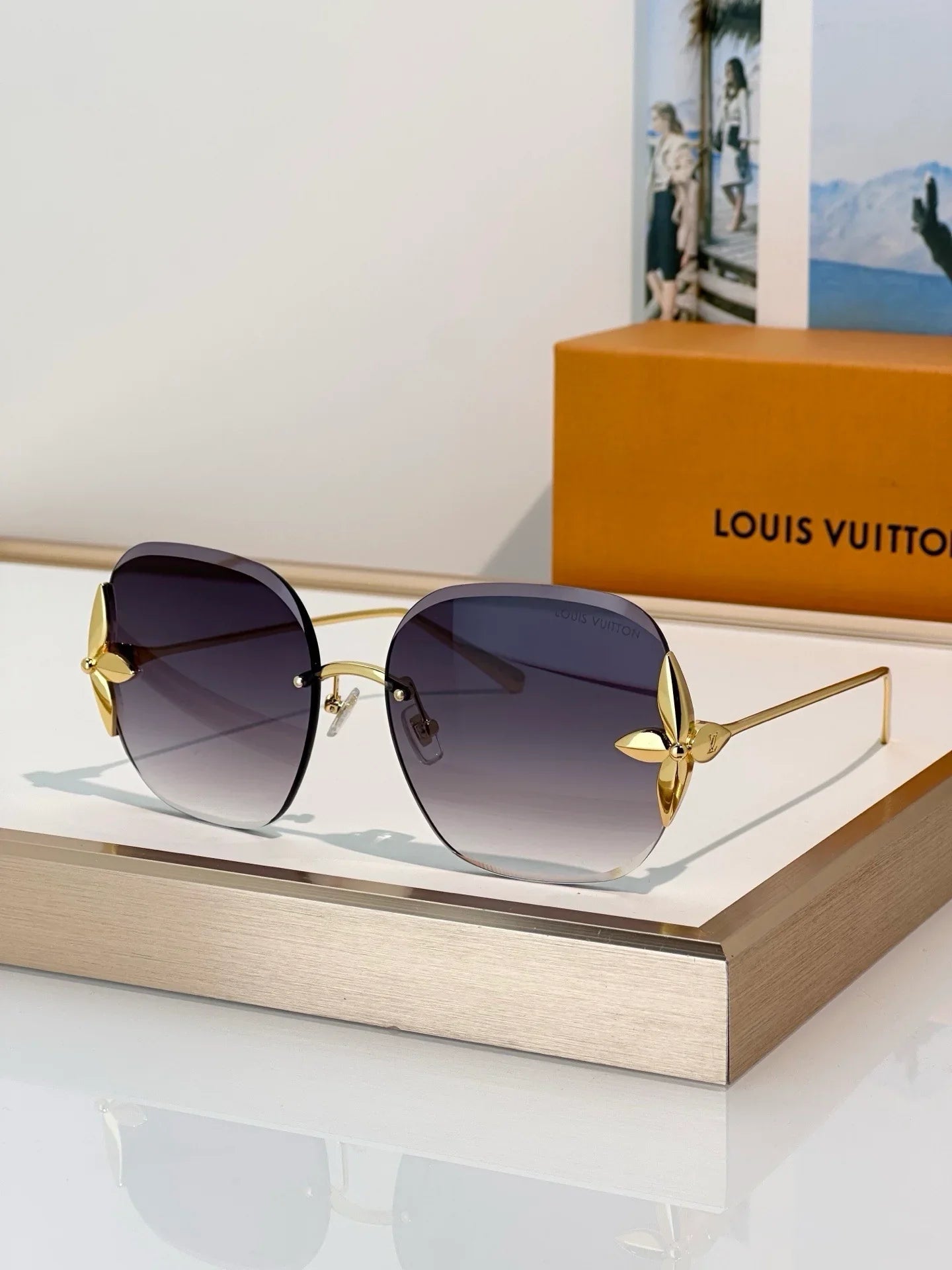 Louis Vuitton Z3169U Flower Edge Metal Square Sunglasses   ✨