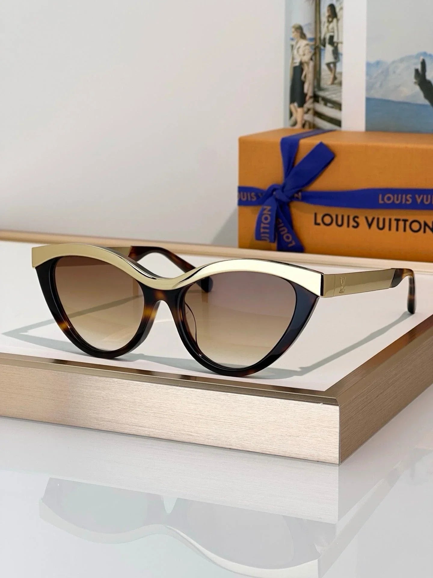 Louis Vuitton Z2684U LV Blend Cat Eye  Sunglasses  ✨