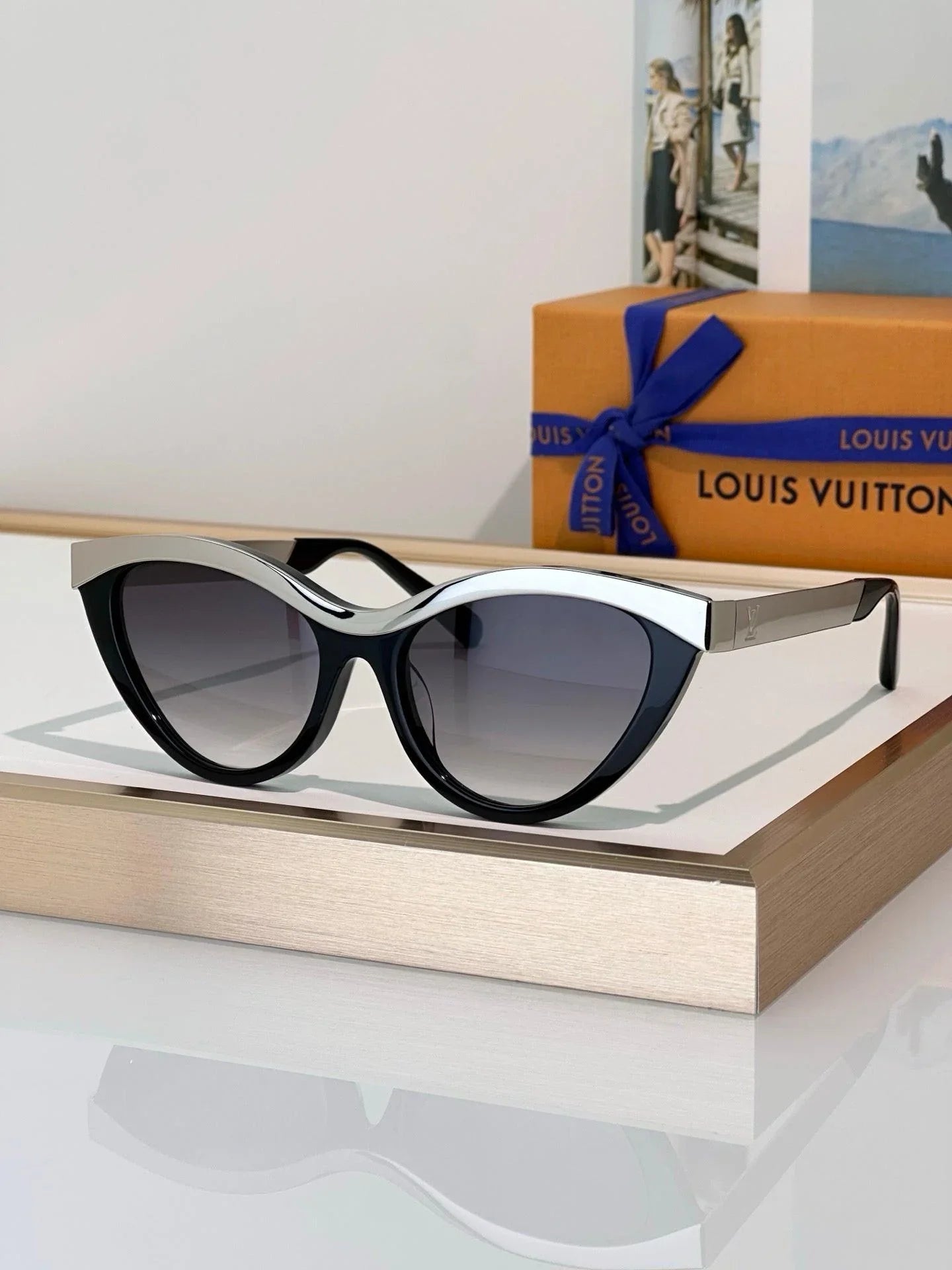 Louis Vuitton Z2684U LV Blend Cat Eye  Sunglasses  ✨