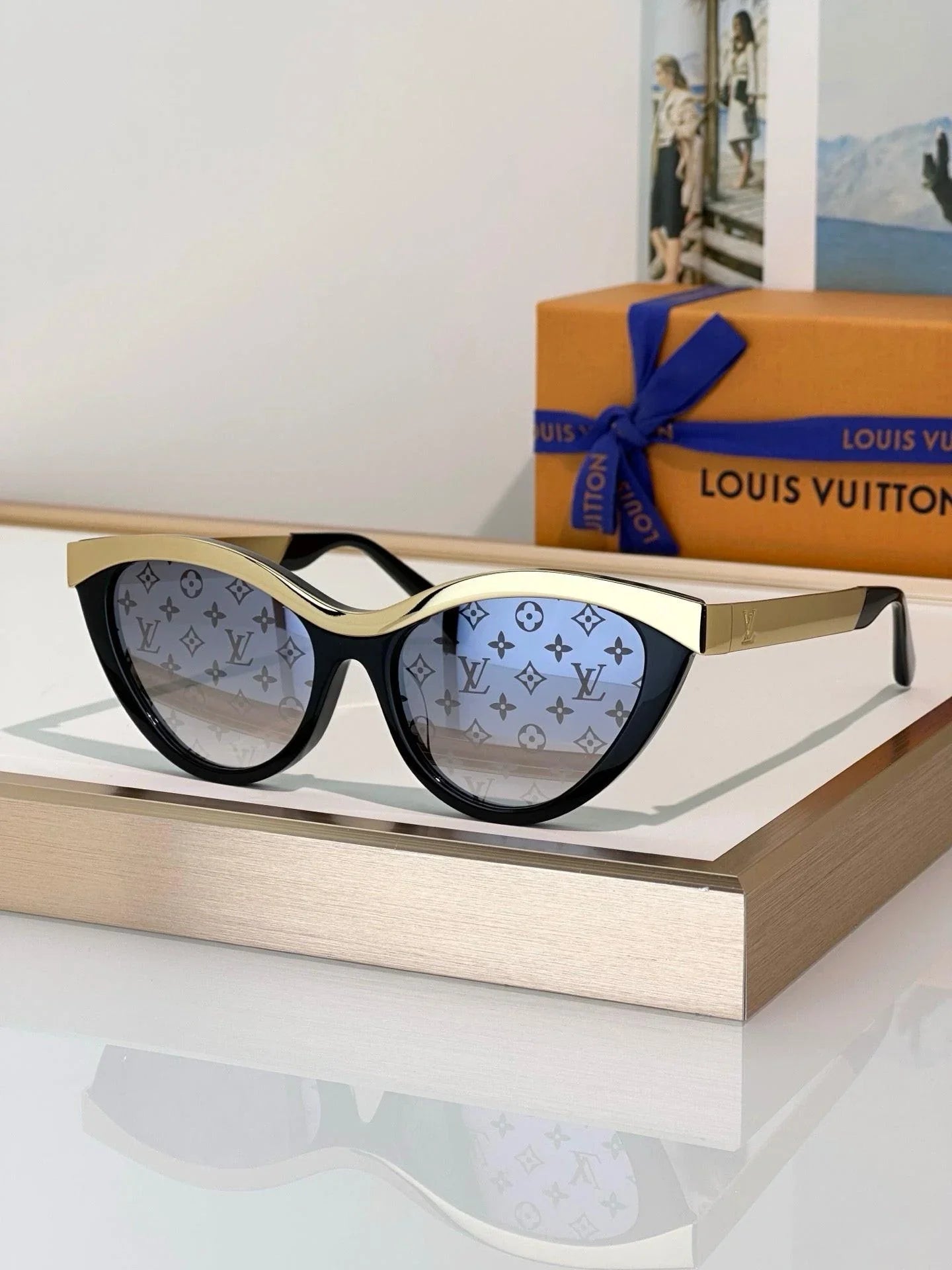 Louis Vuitton Z2684U LV Blend Cat Eye  Sunglasses  ✨
