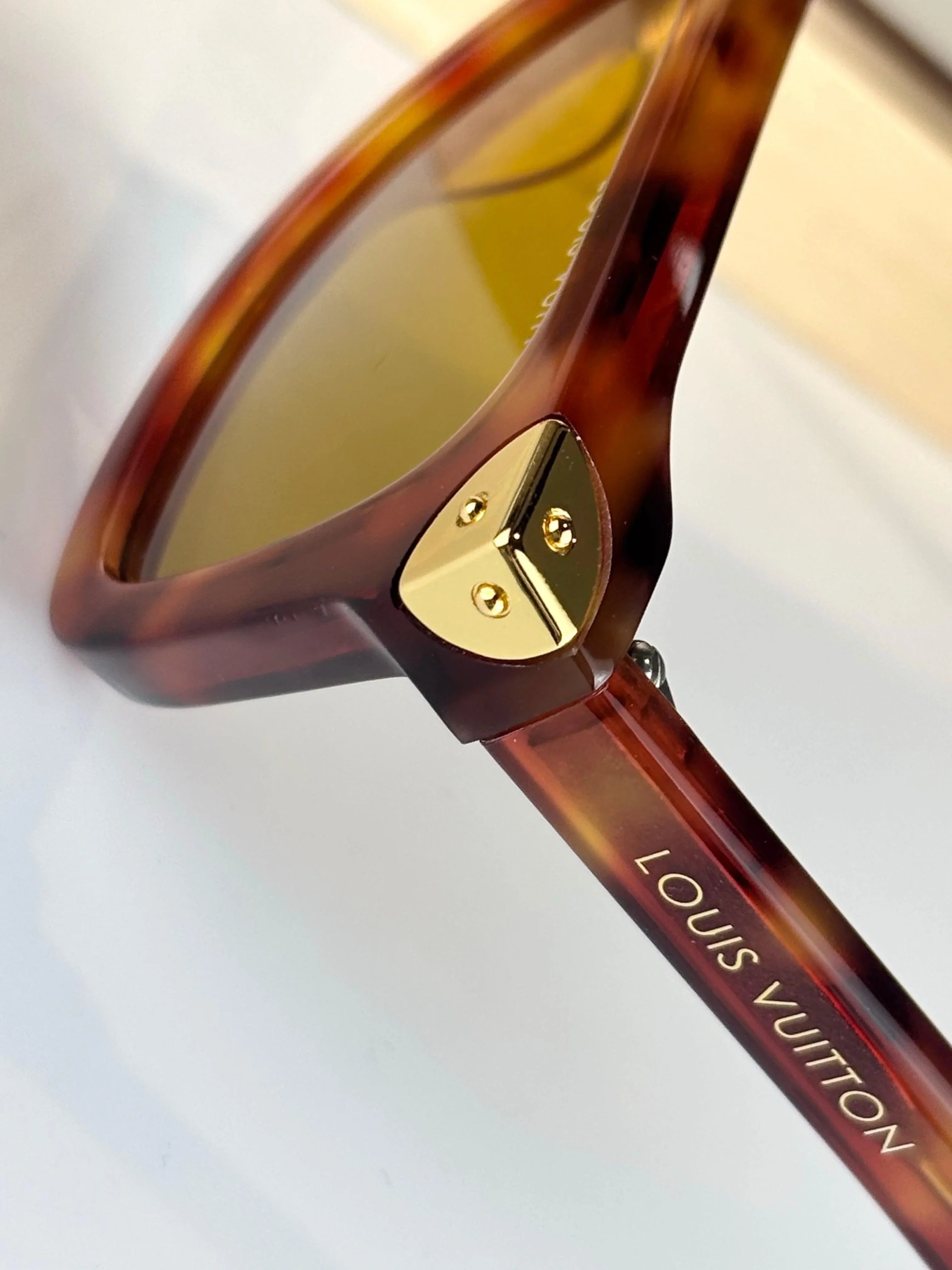 Louis Vuitton Z3158U New icon LV Heritage Square Sunglasses  ✨
