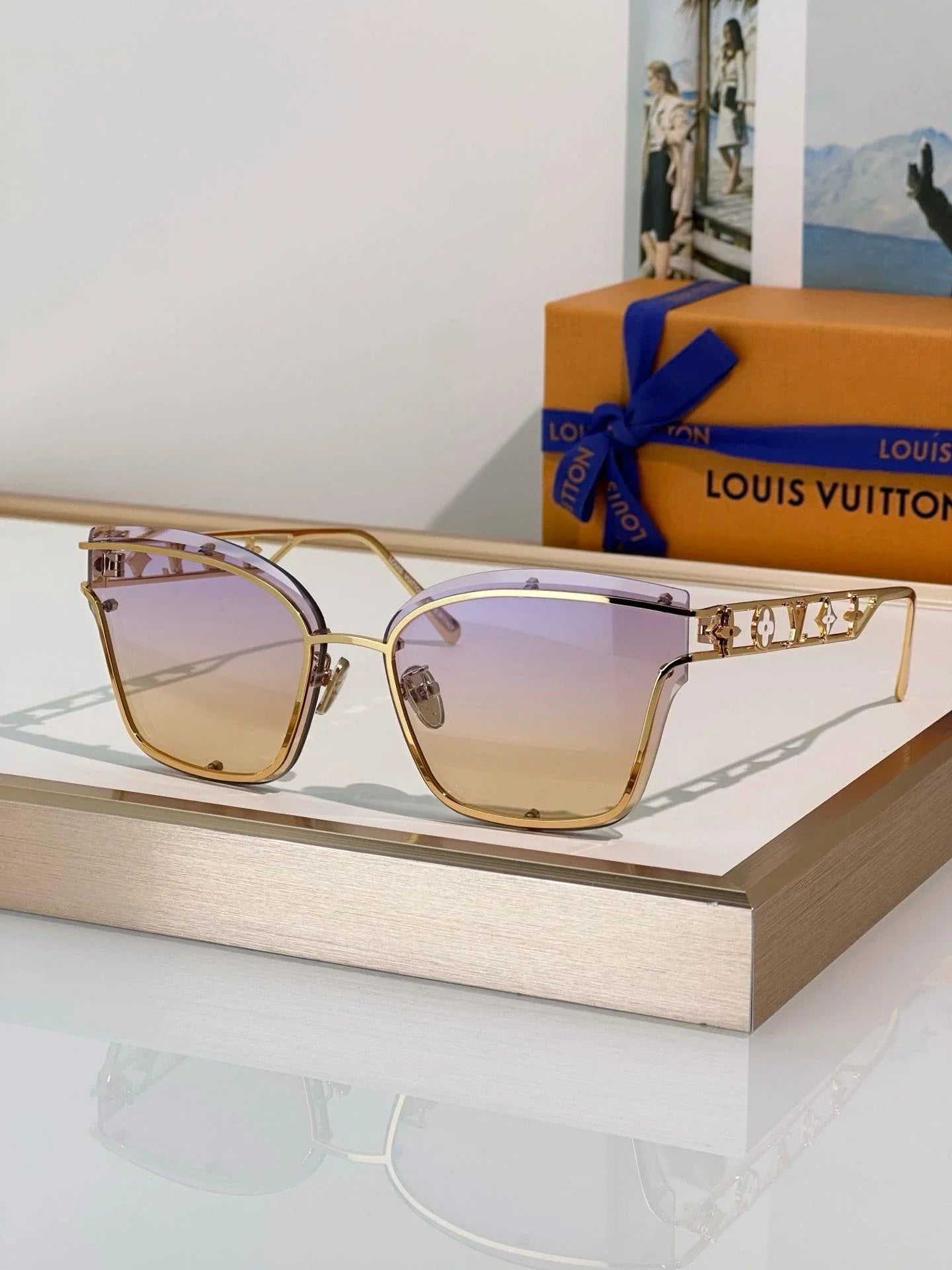 Louis Vuitton Z2938U LV Framed Cat Eye Sunglasses✨