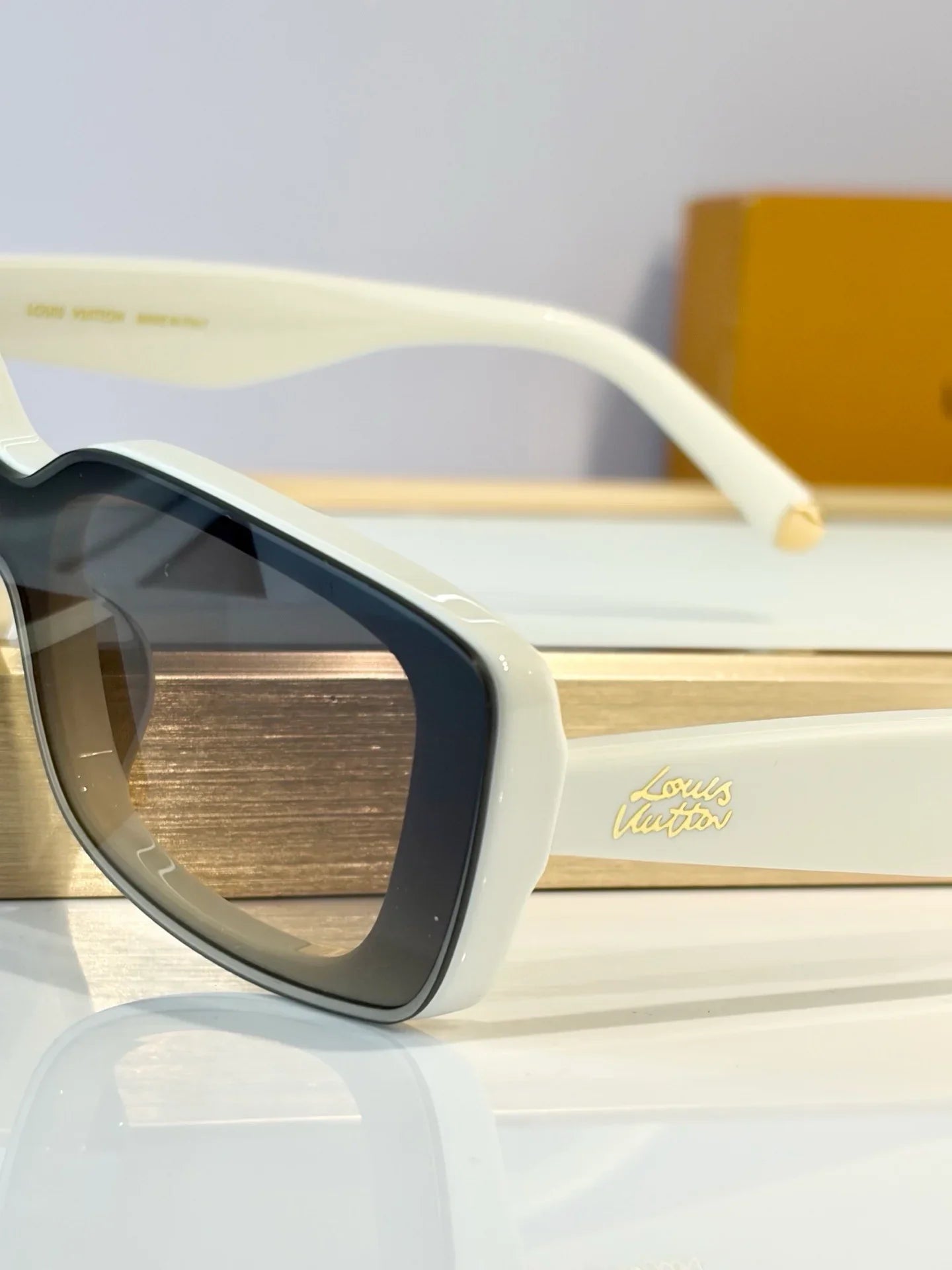 Louis Vuitton Z3165U LV Script Low Rectangle Sunglasses  ✨