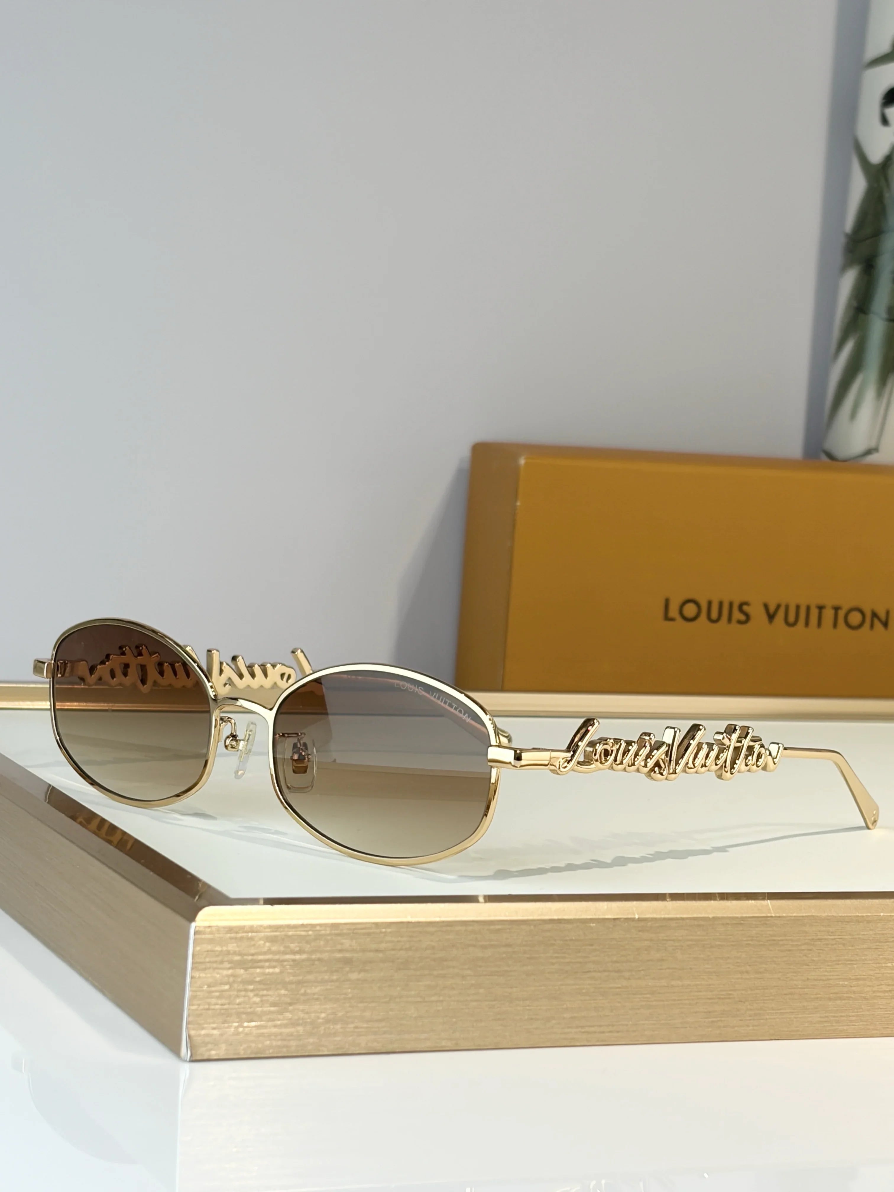 Louis Vuitton Z3193U LV Script Metal Round Sunglasses  ✨