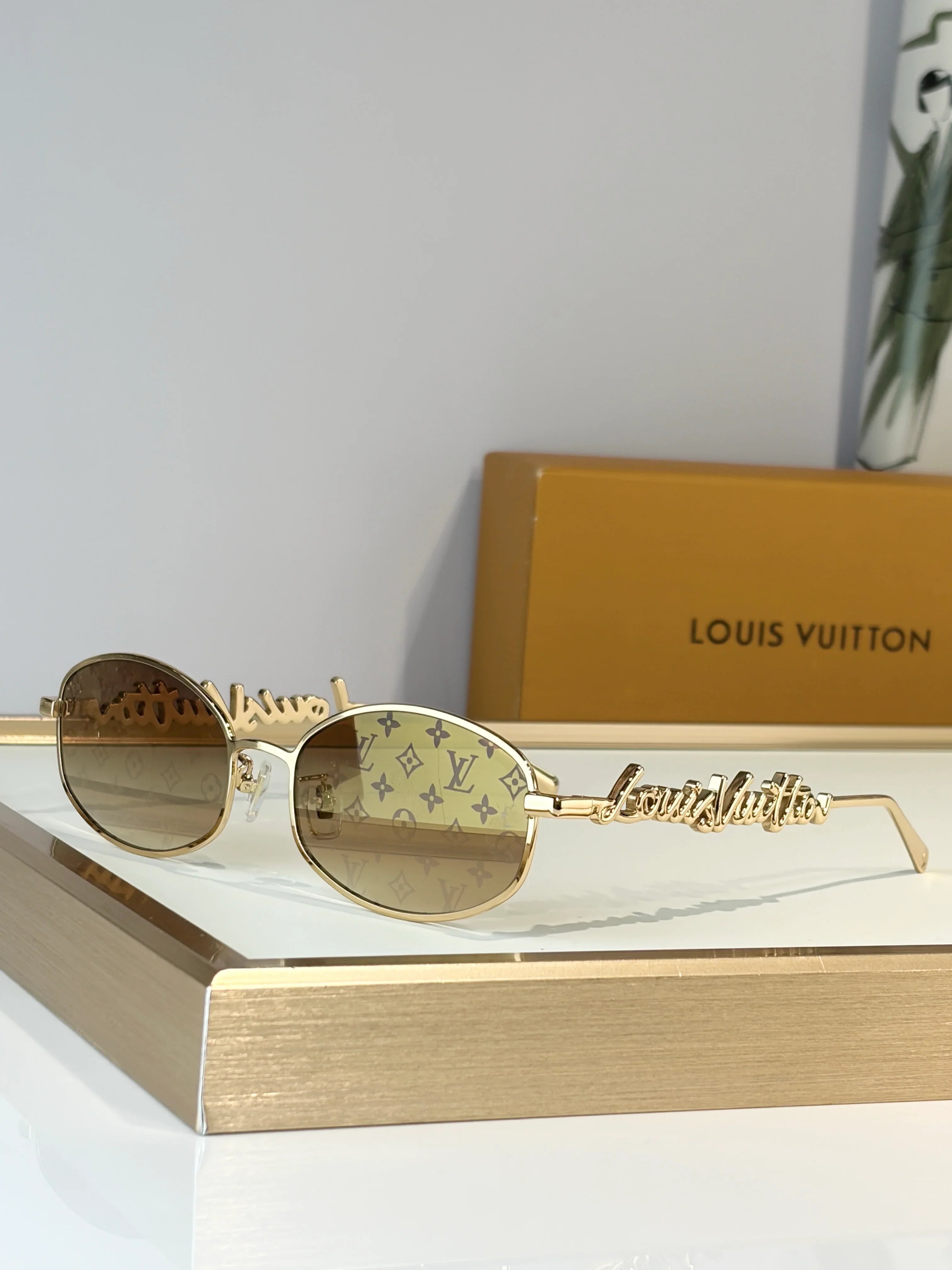 Louis Vuitton Z3193U LV Script Metal Round Sunglasses  ✨