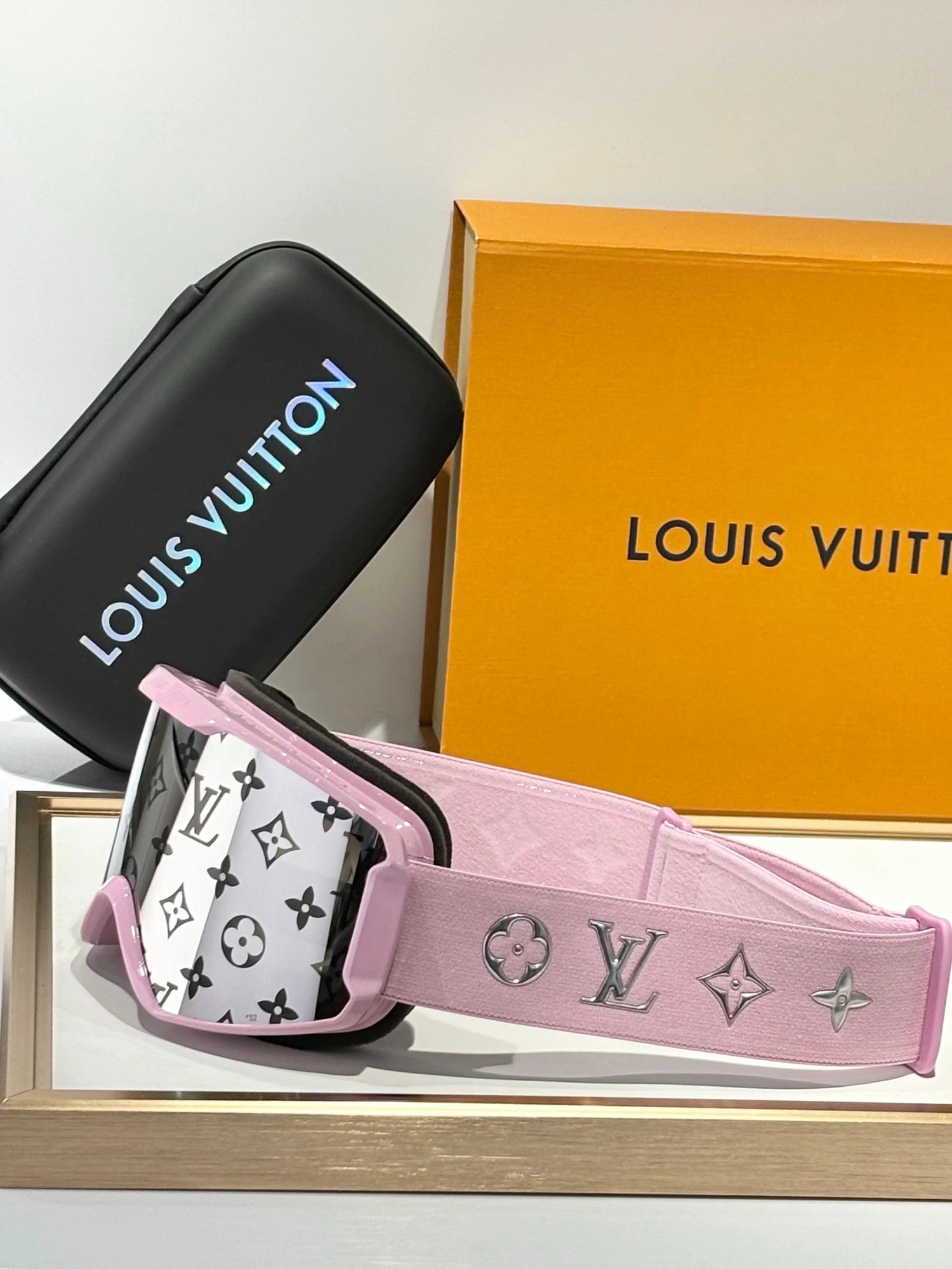 Louis Vuitton Z3137E LV Ski LV Snow Gradient Mask 🥽
